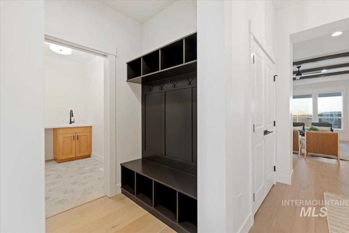 7023 N Birsay, Eagle, Idaho 83616, 5 Bedrooms, 3.5 Bathrooms, Residential For Sale, Price $879,880,MLS 98971771