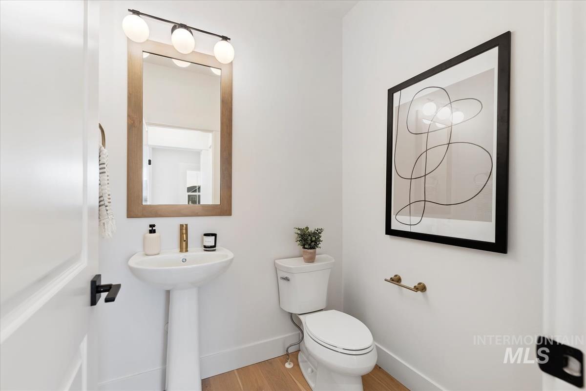 7023 N Birsay, Eagle, Idaho 83616, 5 Bedrooms, 3.5 Bathrooms, Residential For Sale, Price $879,880,MLS 98971771