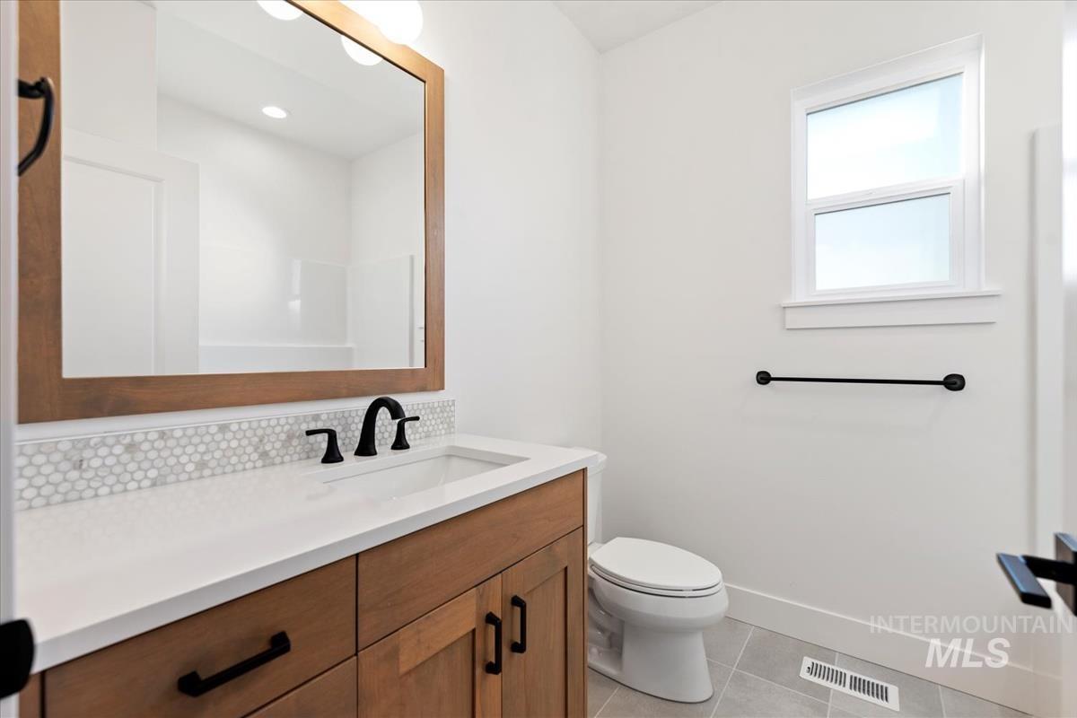 7023 N Birsay, Eagle, Idaho 83616, 5 Bedrooms, 3.5 Bathrooms, Residential For Sale, Price $879,880,MLS 98971771