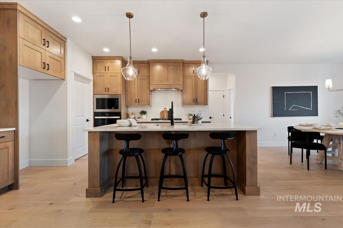 7023 N Birsay, Eagle, Idaho 83616, 5 Bedrooms, 3.5 Bathrooms, Residential For Sale, Price $879,880,MLS 98971771