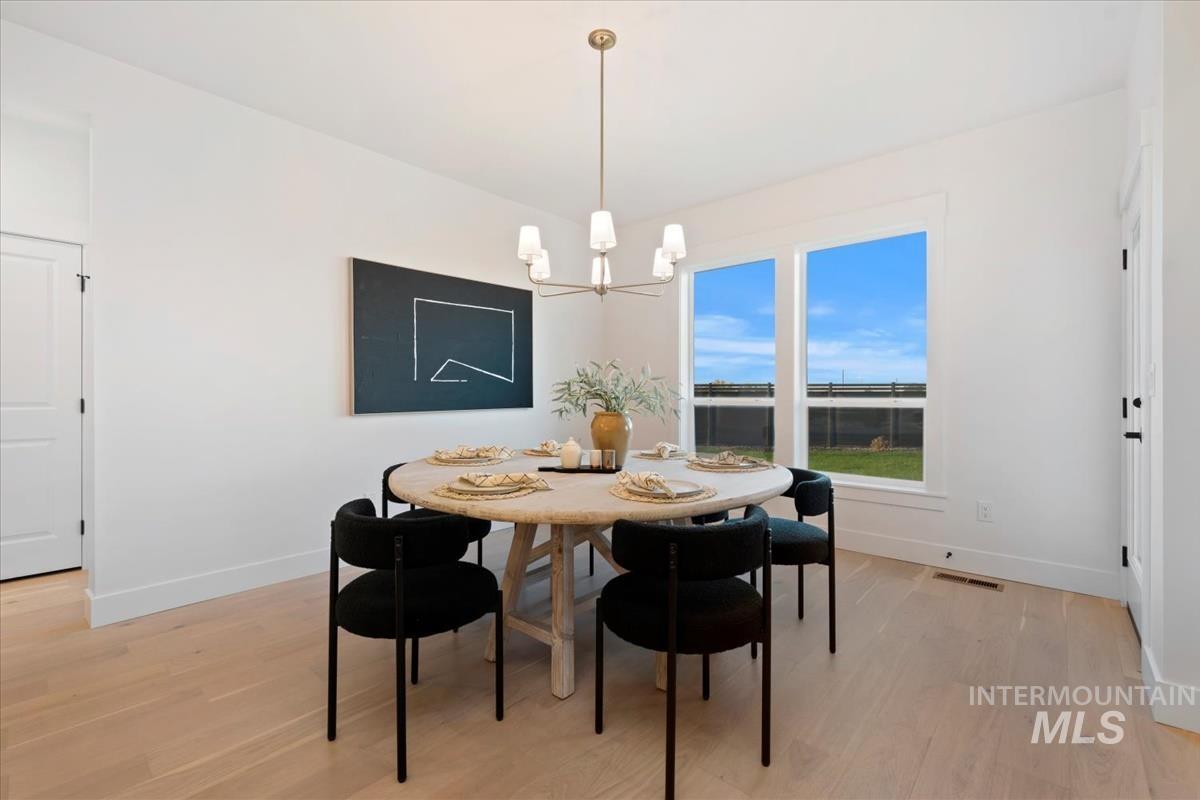 7023 N Birsay, Eagle, Idaho 83616, 5 Bedrooms, 3.5 Bathrooms, Residential For Sale, Price $879,880,MLS 98971771