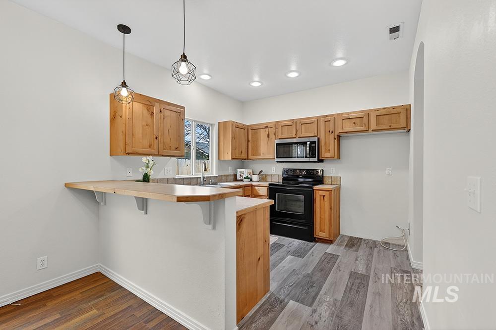 4425 W Freemont St, Boise, Idaho 83706, 2 Bedrooms, 1.5 Bathrooms, Residential For Sale, Price $385,000,MLS 98971774