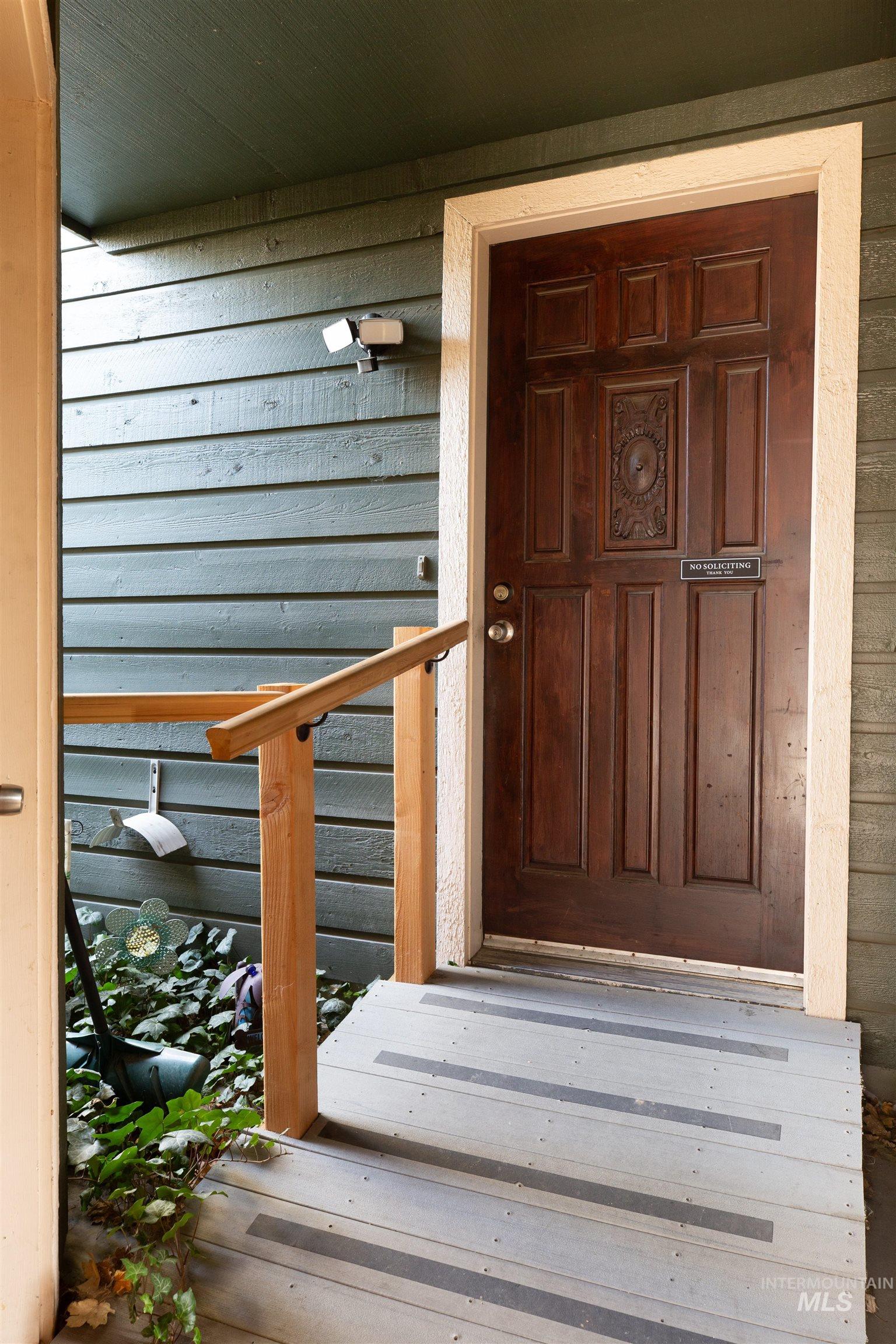 6819 W Maxwell Ln., Boise, Idaho 83704, 2 Bedrooms, 1.5 Bathrooms, Residential For Sale, Price $259,900,MLS 98971775