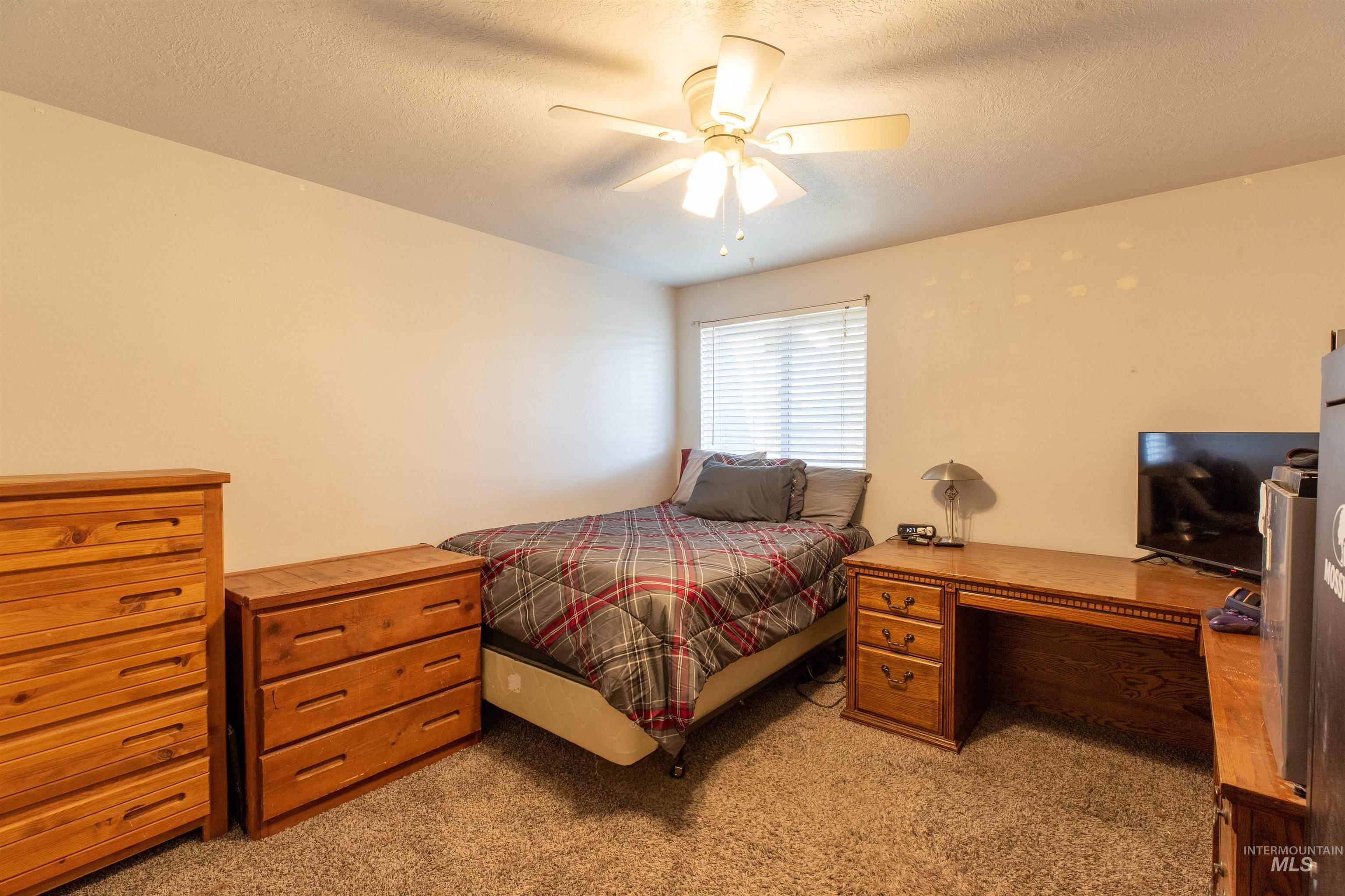 6819 W Maxwell Ln., Boise, Idaho 83704, 2 Bedrooms, 1.5 Bathrooms, Residential For Sale, Price $259,900,MLS 98971775