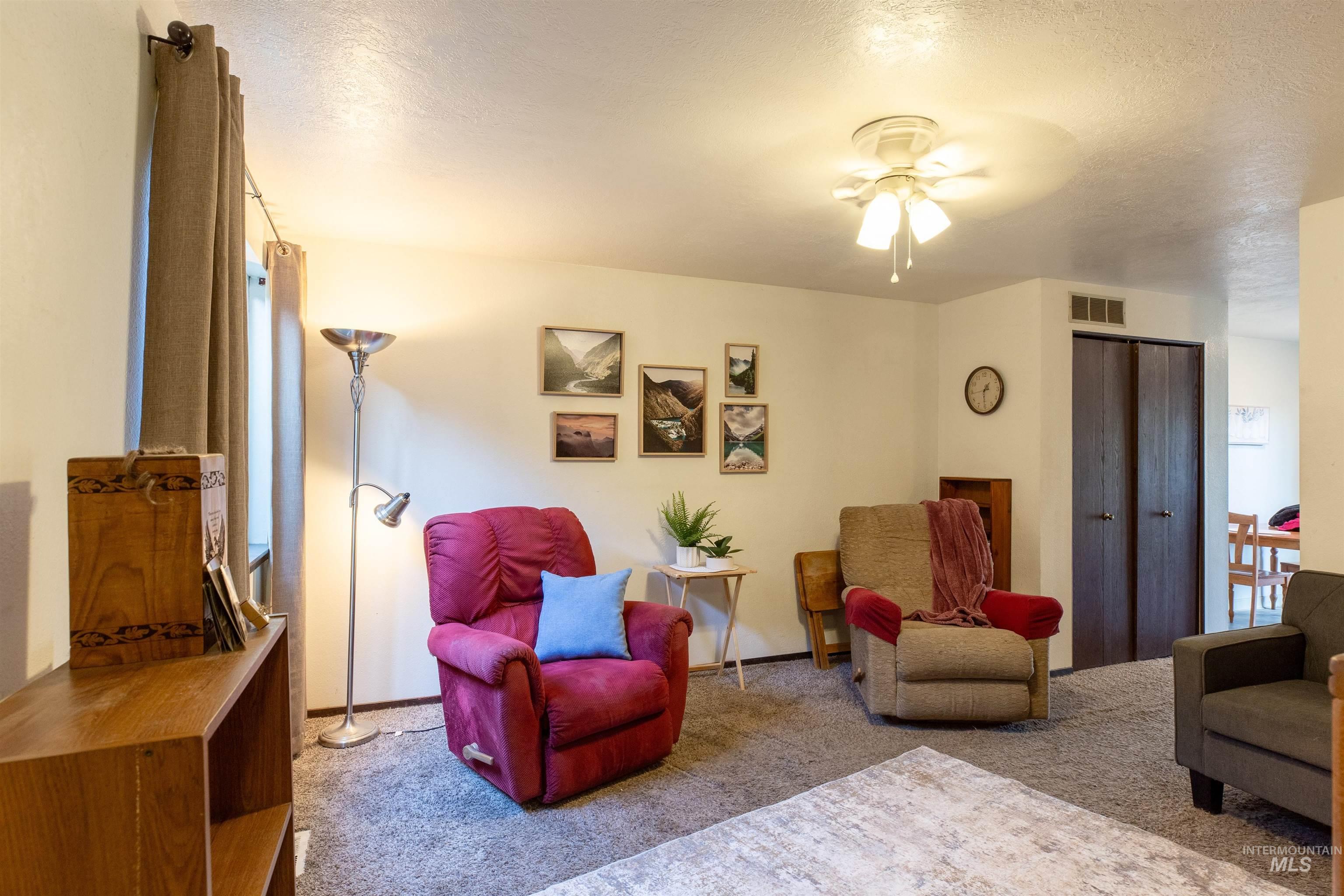 6819 W Maxwell Ln., Boise, Idaho 83704, 2 Bedrooms, 1.5 Bathrooms, Residential For Sale, Price $259,900,MLS 98971775