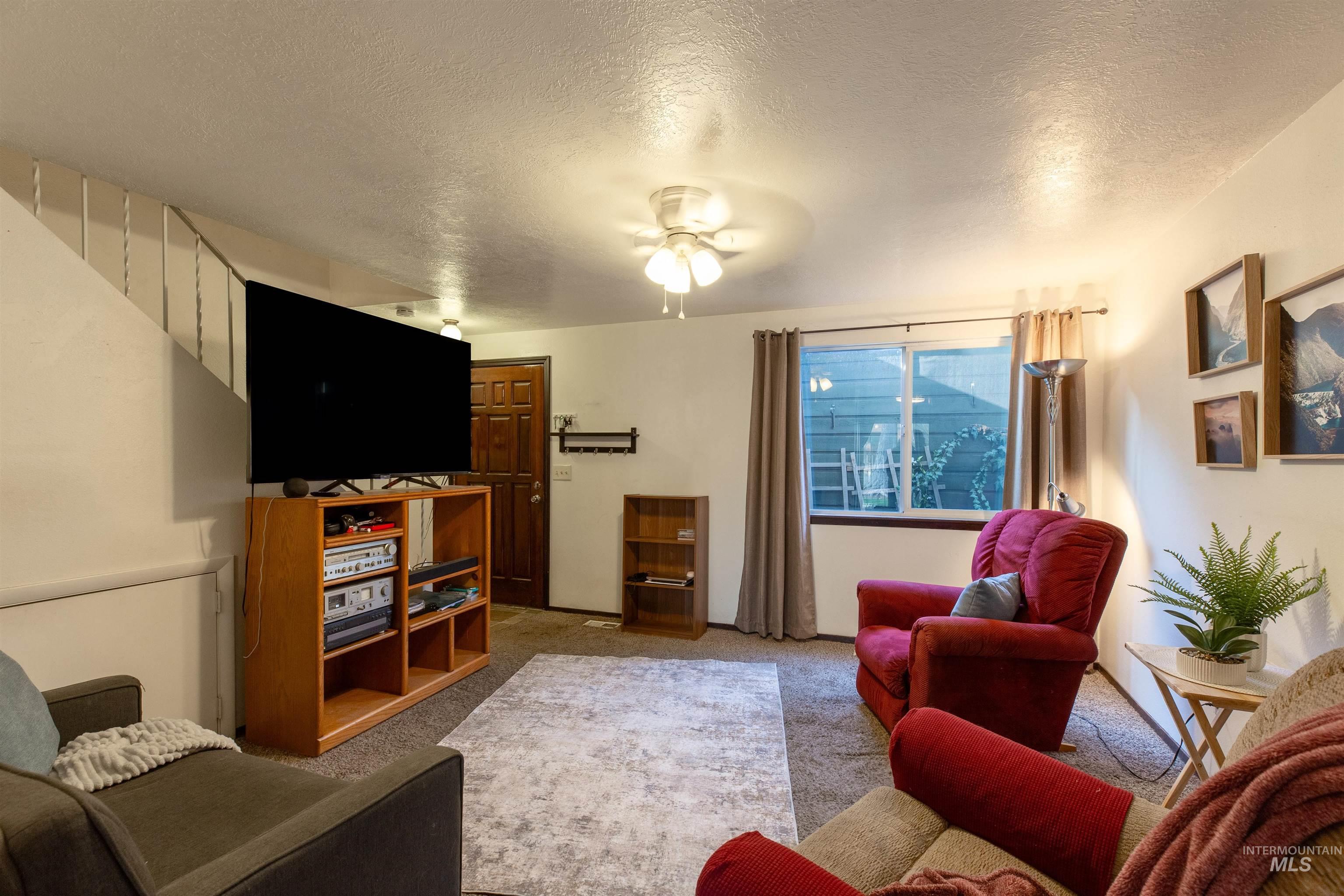 6819 W Maxwell Ln., Boise, Idaho 83704, 2 Bedrooms, 1.5 Bathrooms, Residential For Sale, Price $259,900,MLS 98971775