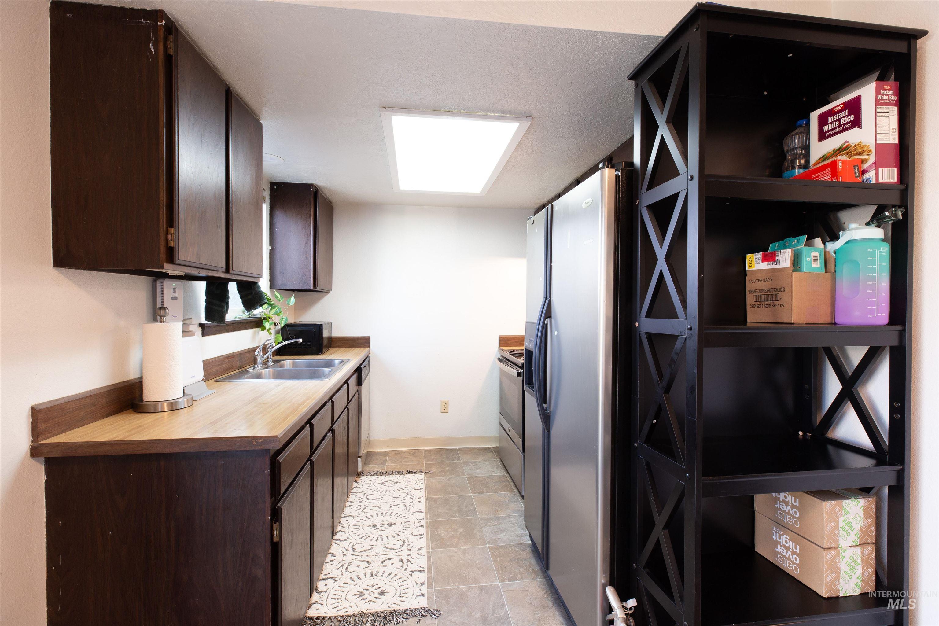 6819 W Maxwell Ln., Boise, Idaho 83704, 2 Bedrooms, 1.5 Bathrooms, Residential For Sale, Price $259,900,MLS 98971775