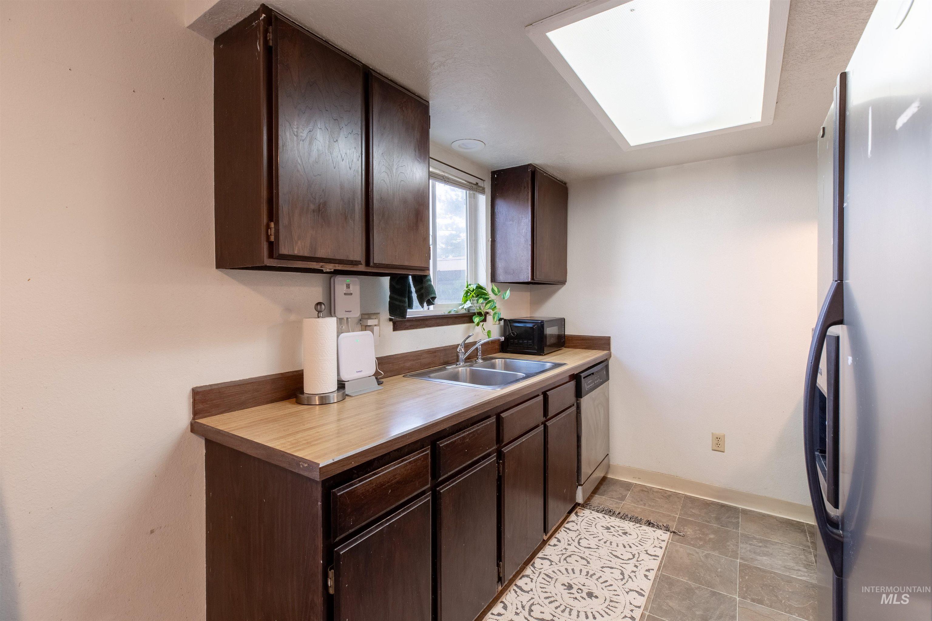 6819 W Maxwell Ln., Boise, Idaho 83704, 2 Bedrooms, 1.5 Bathrooms, Residential For Sale, Price $259,900,MLS 98971775