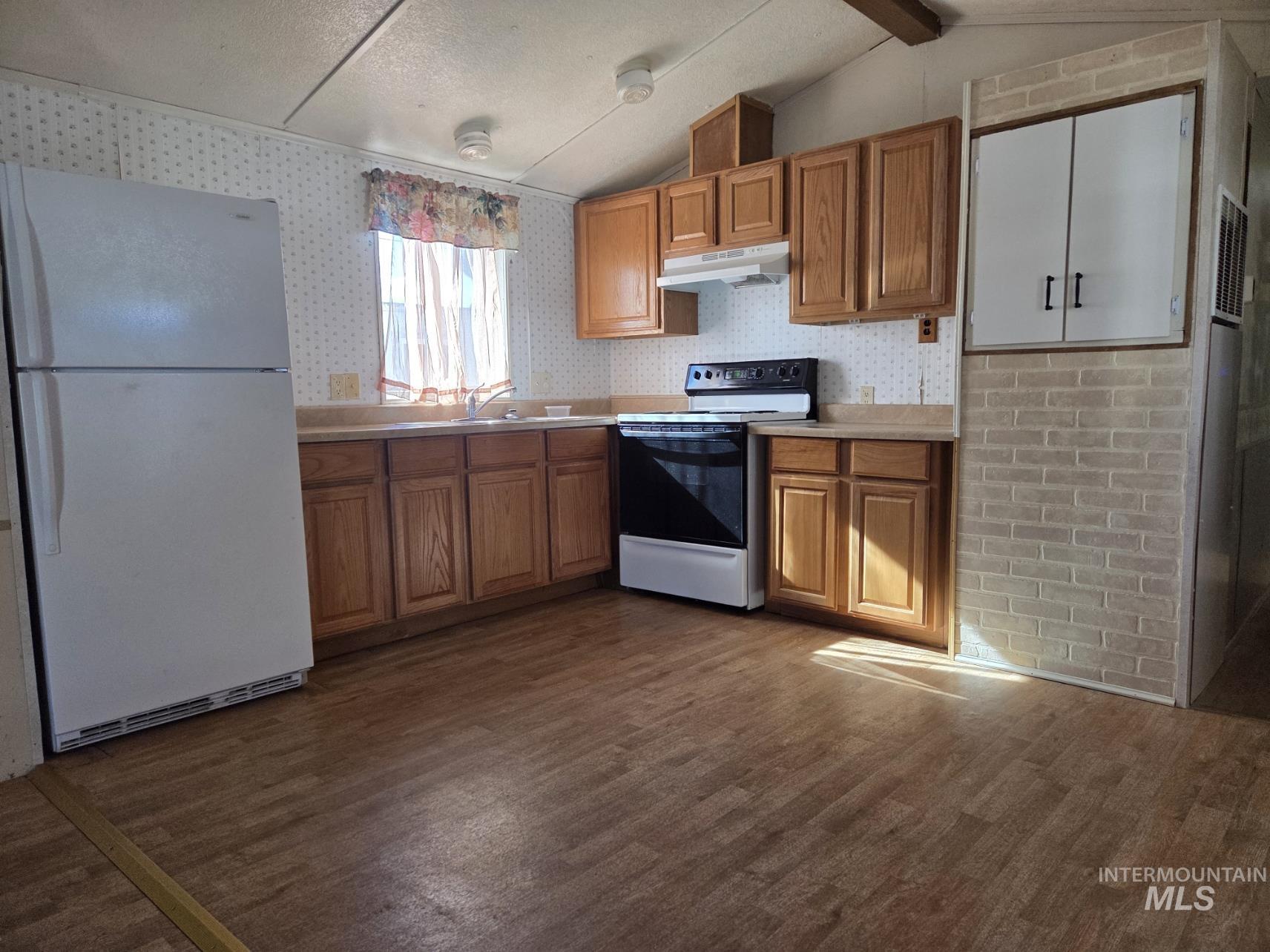 521 S H St., Rupert, Idaho 83350, 2 Bedrooms, 1 Bathroom, Residential For Sale, Price $68,000,MLS 98971776