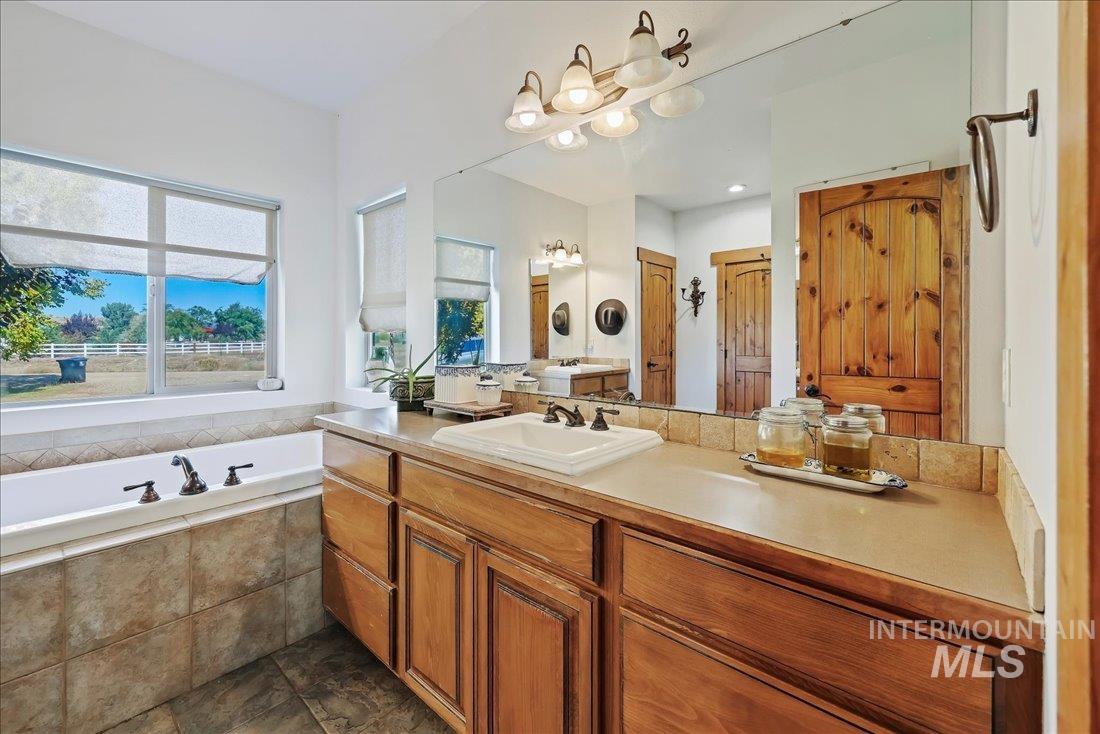 7639 Elko Lane, Middleton, Idaho 83644, 3 Bedrooms, 2.5 Bathrooms, Residential For Sale, Price $998,000,MLS 98971778