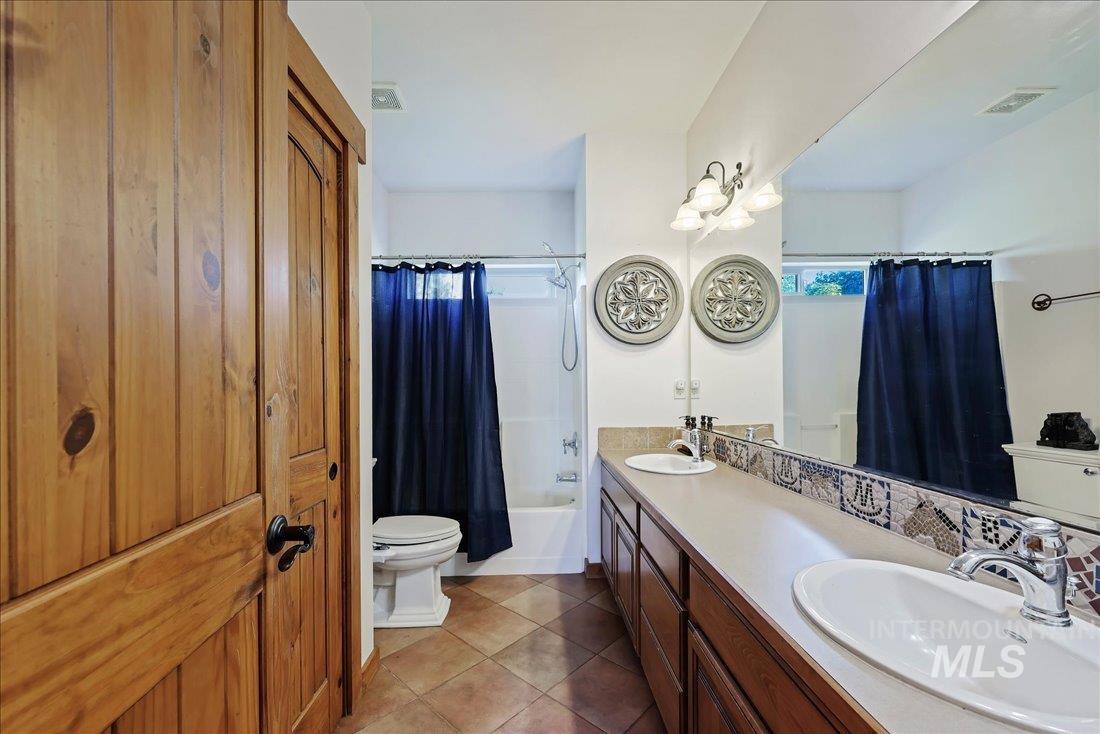 7639 Elko Lane, Middleton, Idaho 83644, 3 Bedrooms, 2.5 Bathrooms, Residential For Sale, Price $998,000,MLS 98971778