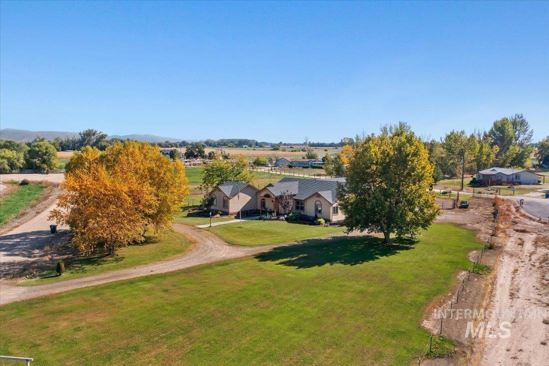 7639 Elko Lane, Middleton, Idaho 83644, 3 Bedrooms, 2.5 Bathrooms, Residential For Sale, Price $998,000,MLS 98971778