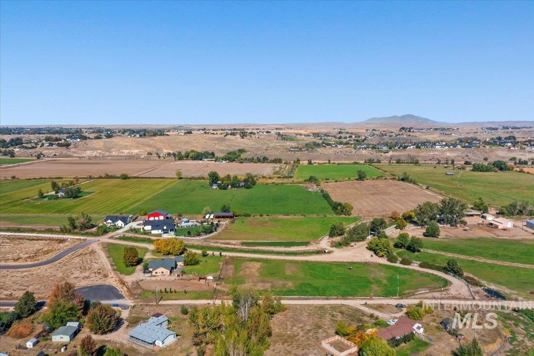 7639 Elko Lane, Middleton, Idaho 83644, 3 Bedrooms, 2.5 Bathrooms, Residential For Sale, Price $998,000,MLS 98971778