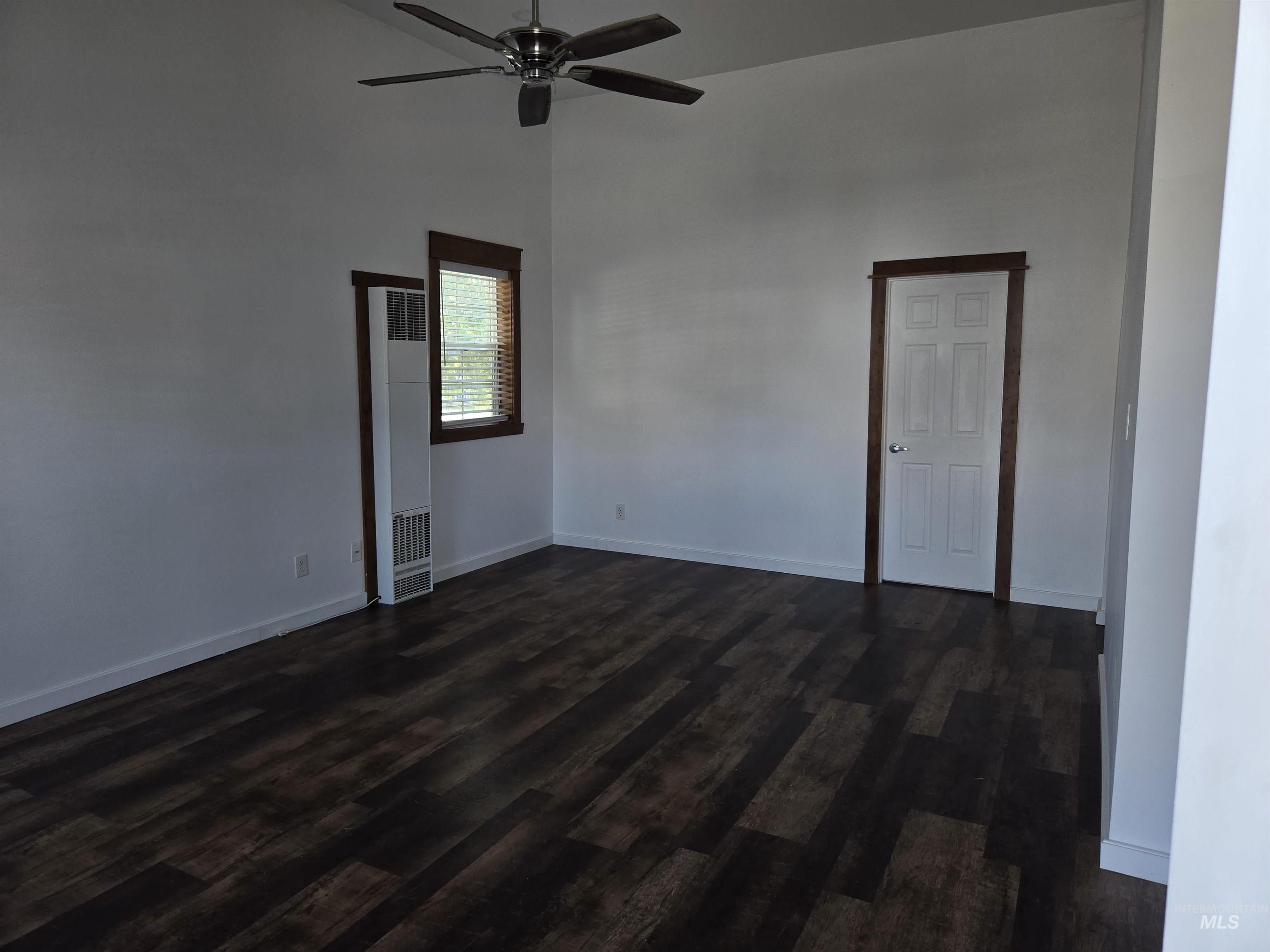 201 W 1st Street, Emmett, Idaho 83617, 2 Bedrooms, 1 Bathroom, Residential Income For Sale, Price $499,000,MLS 98971779