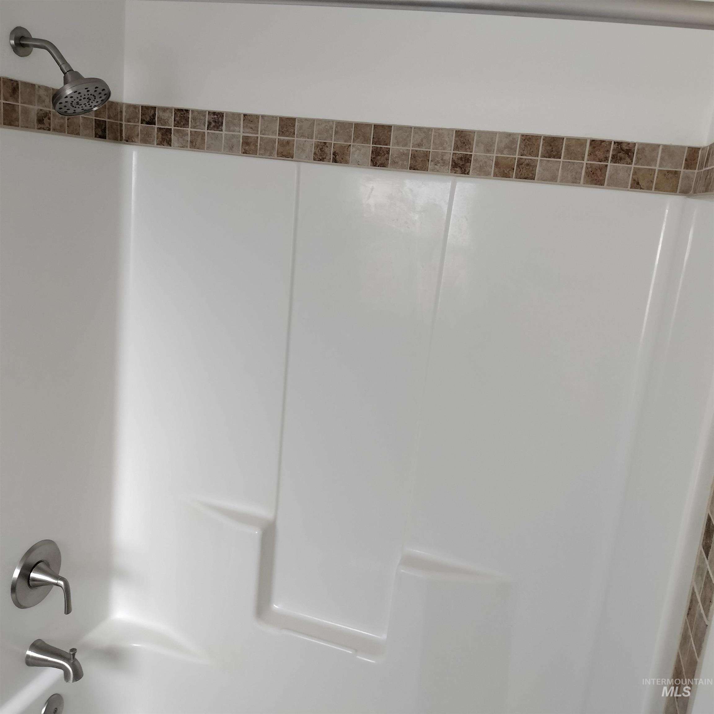 201 W 1st Street, Emmett, Idaho 83617, 2 Bedrooms, 1 Bathroom, Residential Income For Sale, Price $499,000,MLS 98971779