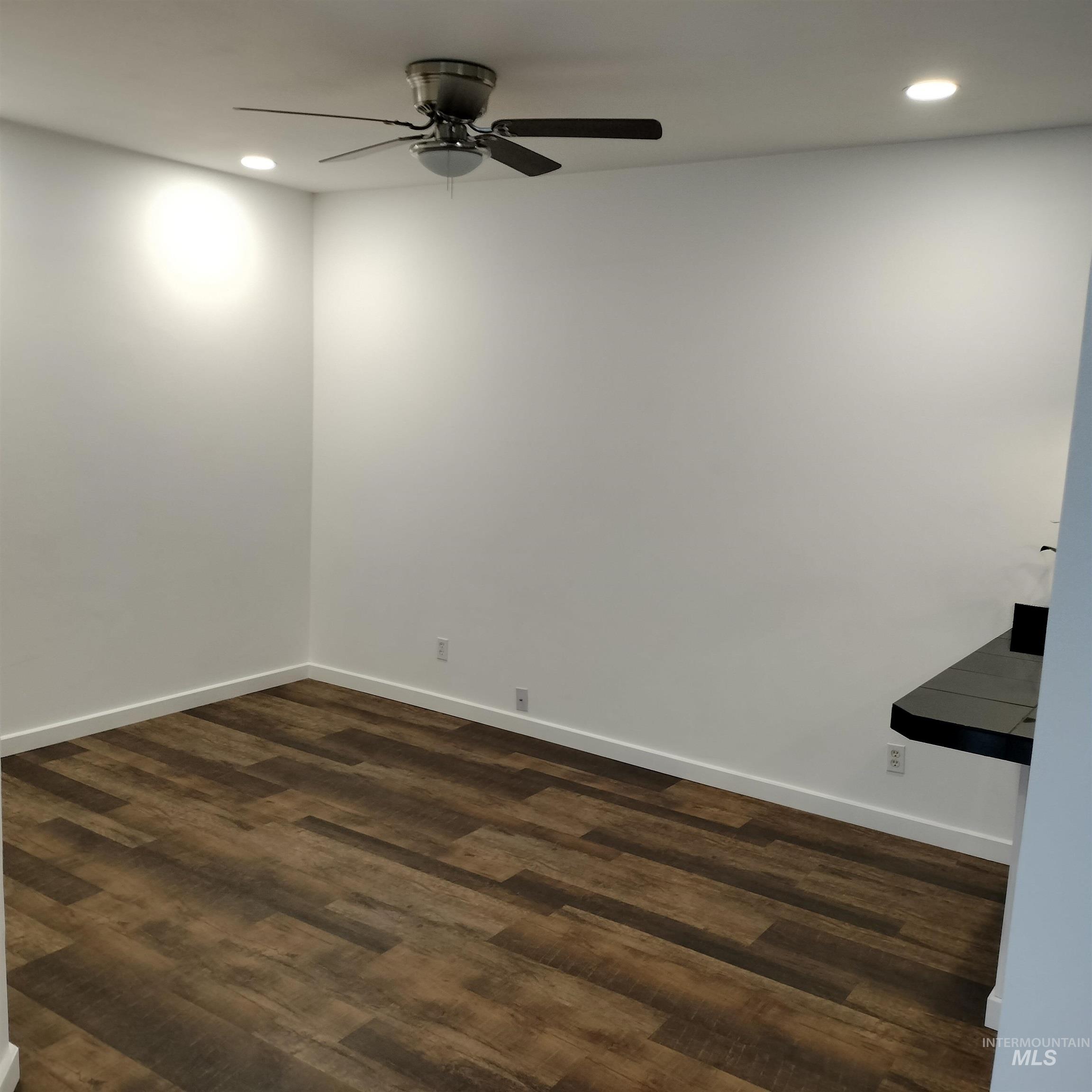 201 W 1st Street, Emmett, Idaho 83617, 2 Bedrooms, 1 Bathroom, Residential Income For Sale, Price $499,000,MLS 98971779