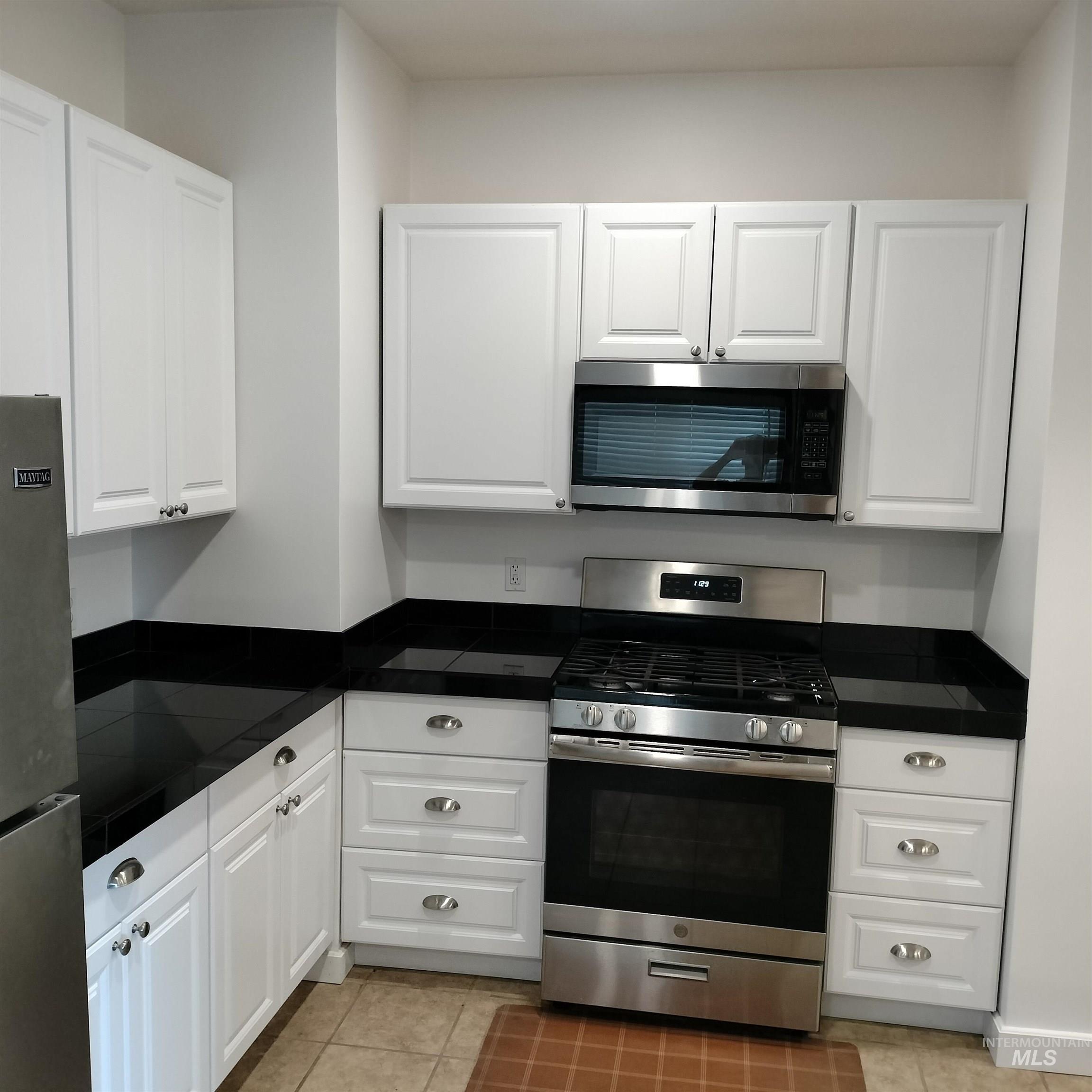 201 W 1st Street, Emmett, Idaho 83617, 2 Bedrooms, 1 Bathroom, Residential Income For Sale, Price $499,000,MLS 98971779