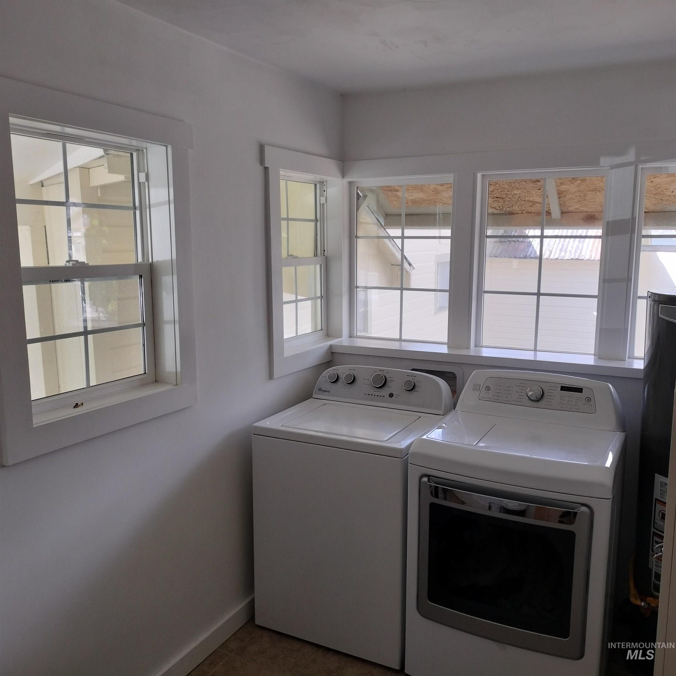 201 W 1st Street, Emmett, Idaho 83617, 2 Bedrooms, 1 Bathroom, Residential Income For Sale, Price $499,000,MLS 98971779