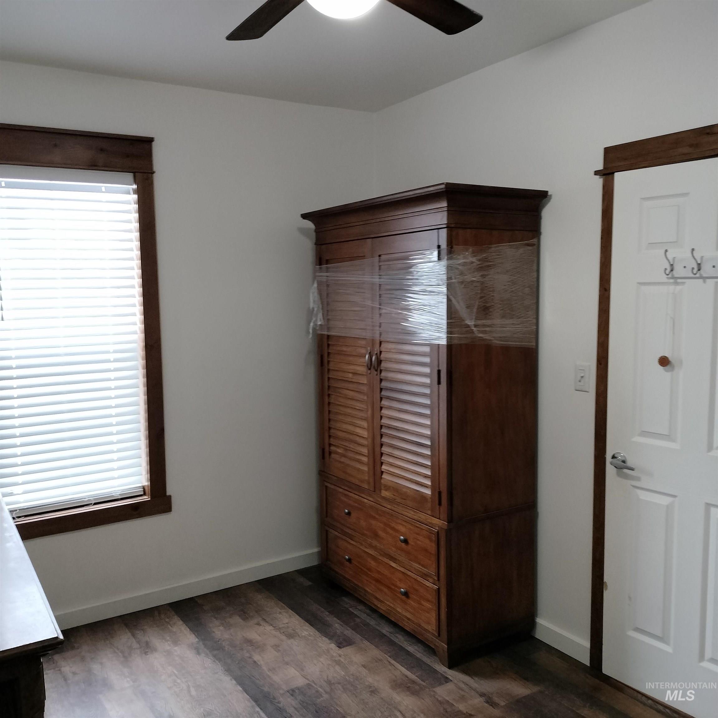 201 W 1st Street, Emmett, Idaho 83617, 2 Bedrooms, 1 Bathroom, Residential Income For Sale, Price $499,000,MLS 98971779