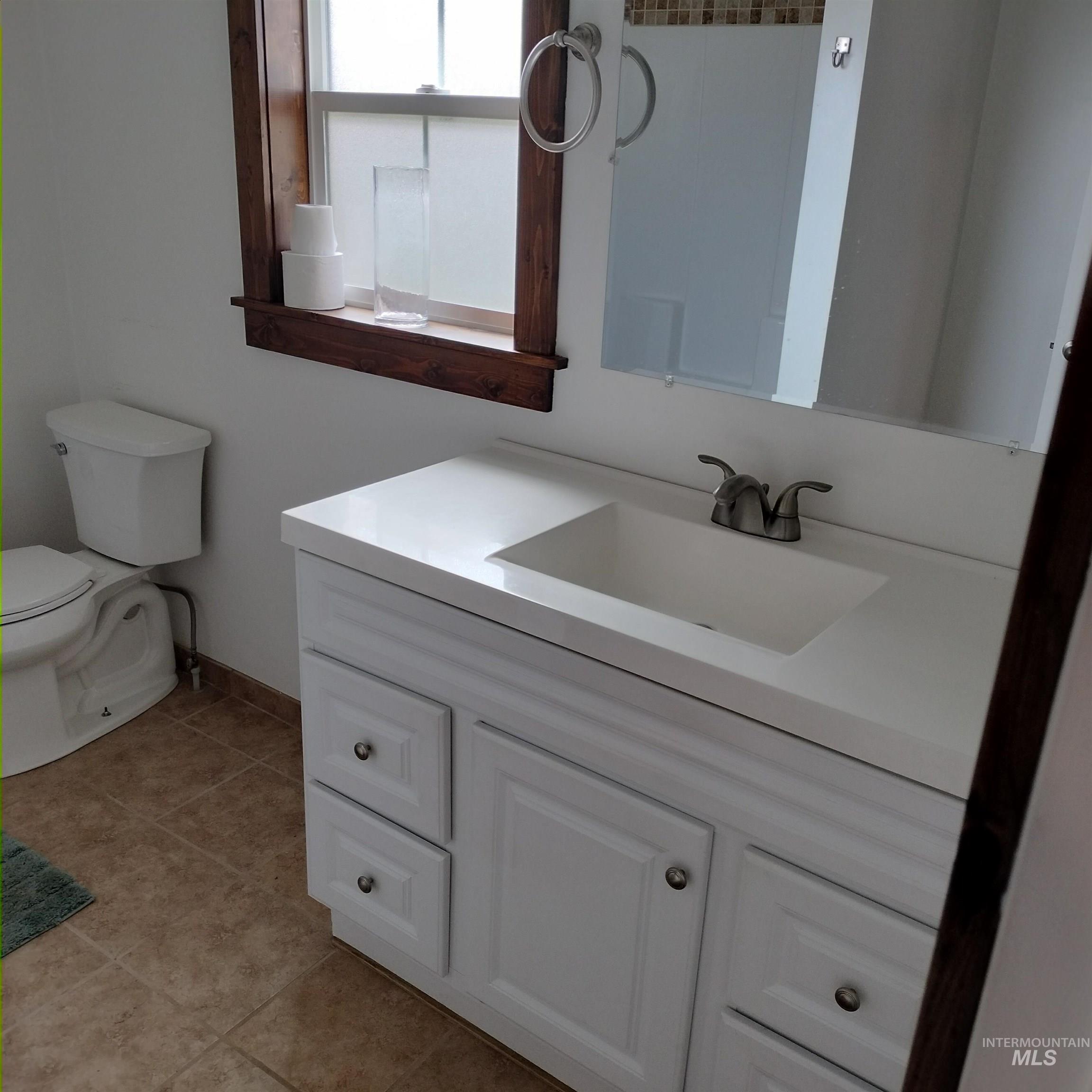 201 W 1st Street, Emmett, Idaho 83617, 2 Bedrooms, 1 Bathroom, Residential Income For Sale, Price $499,000,MLS 98971779