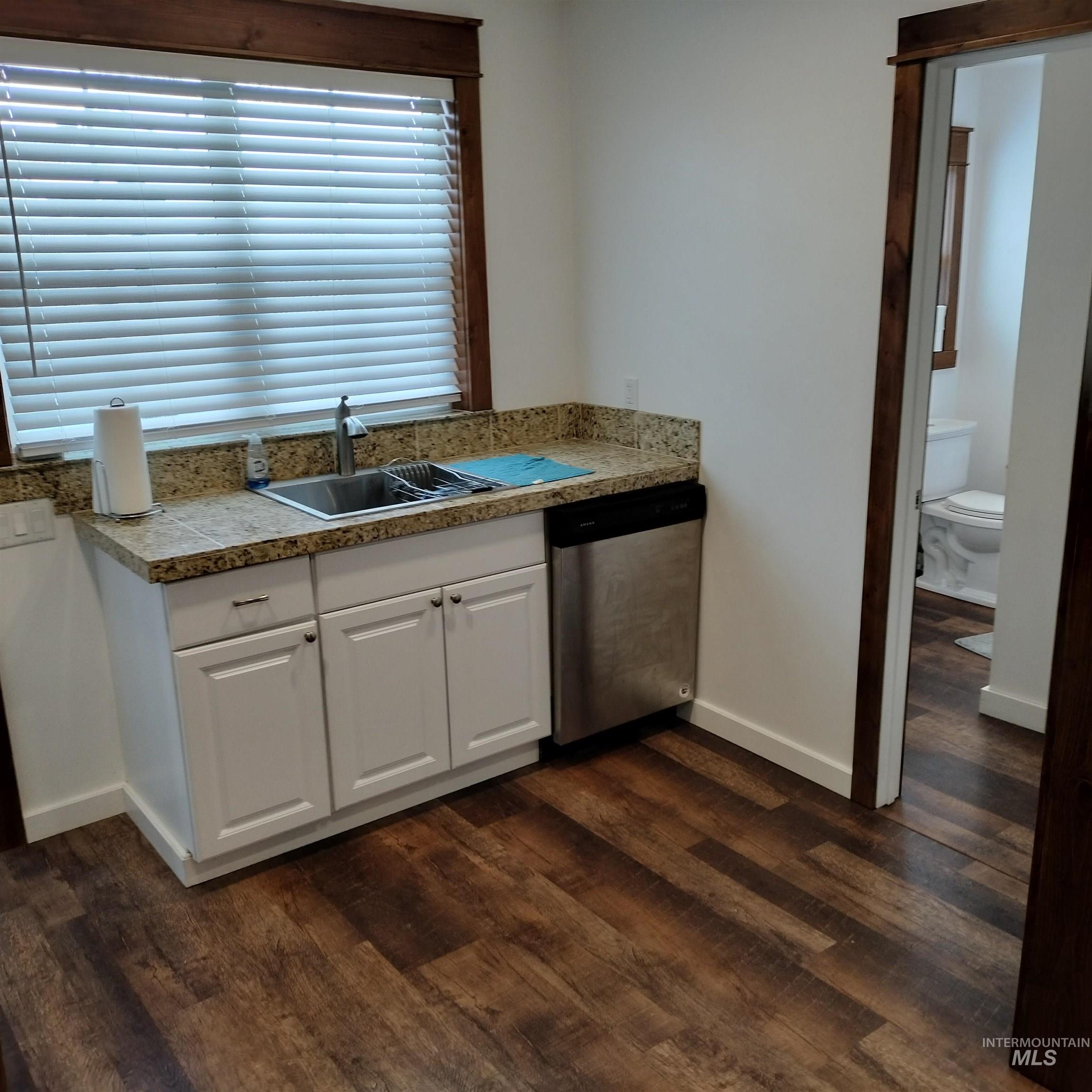 201 W 1st Street, Emmett, Idaho 83617, 2 Bedrooms, 1 Bathroom, Residential Income For Sale, Price $499,000,MLS 98971779