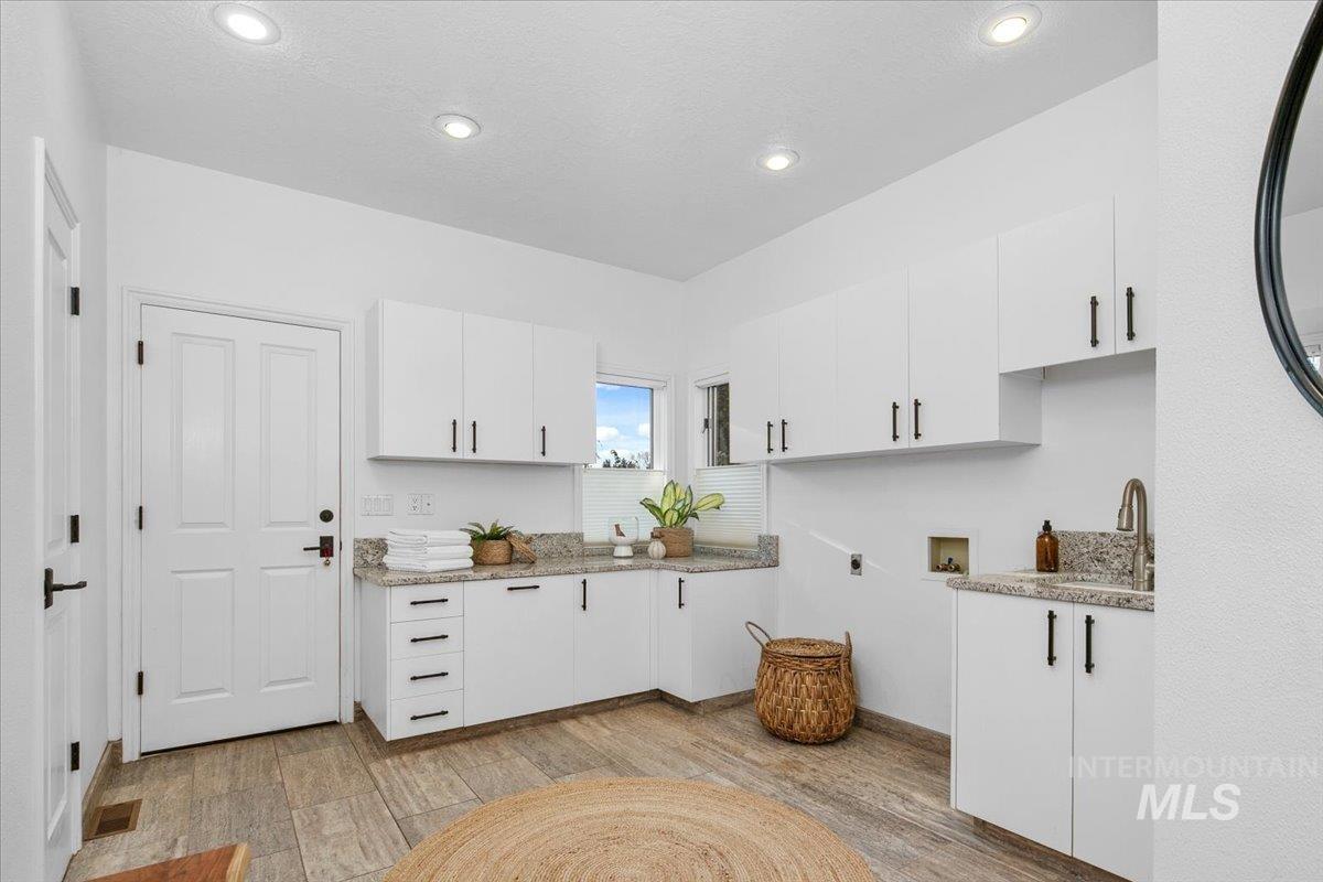 2130 S Crosscreek Lane, Boise, Idaho 83706, 3 Bedrooms, 2.5 Bathrooms, Residential For Sale, Price $1,486,000,MLS 98971780