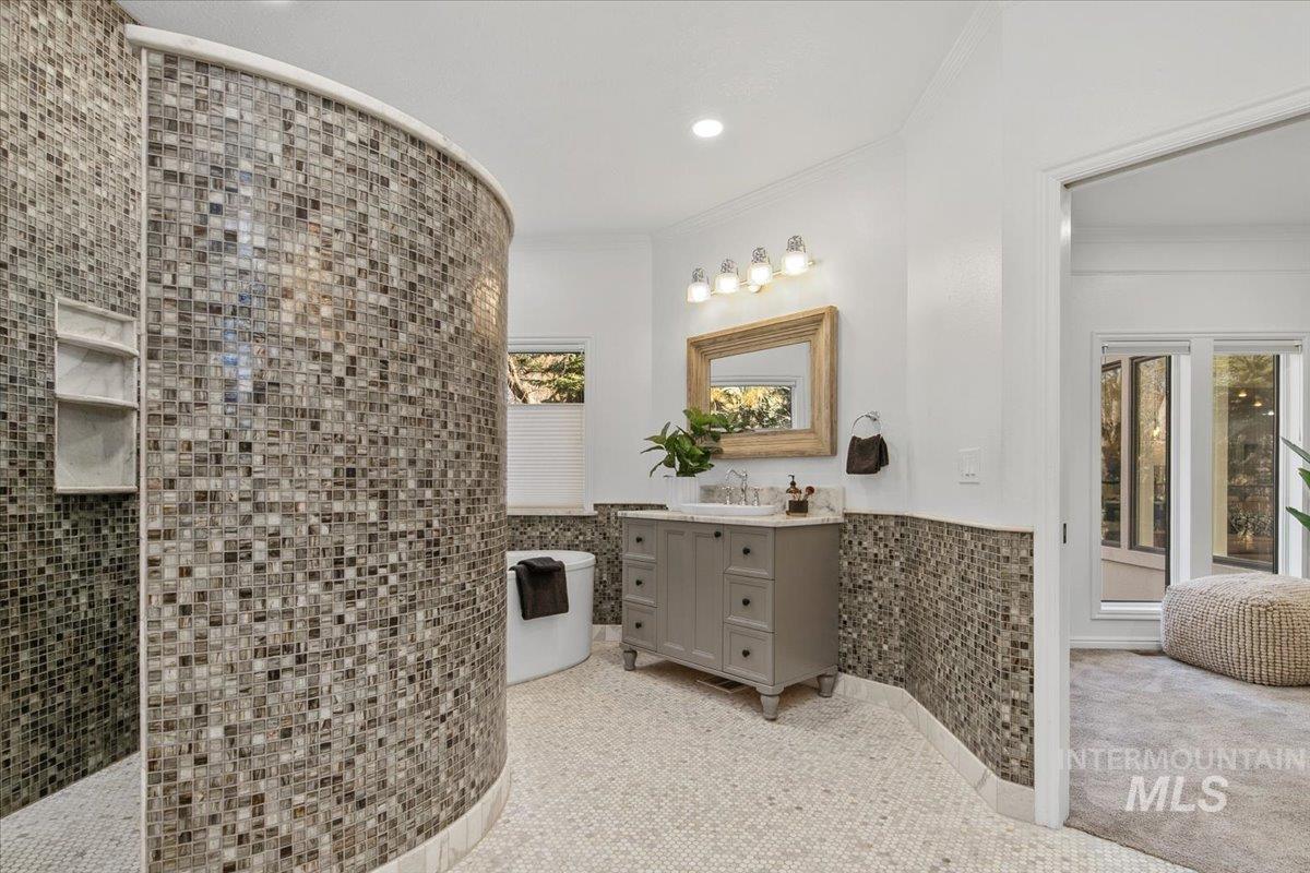 2130 S Crosscreek Lane, Boise, Idaho 83706, 3 Bedrooms, 2.5 Bathrooms, Residential For Sale, Price $1,486,000,MLS 98971780