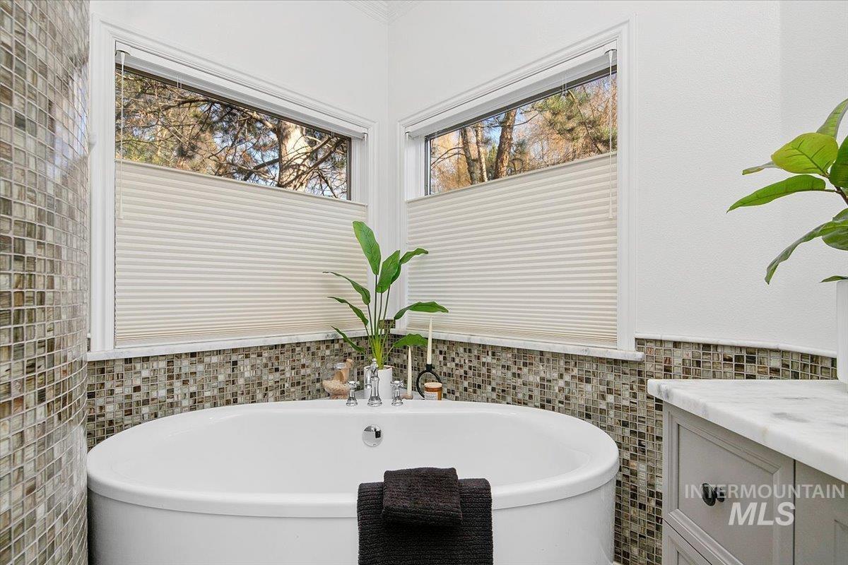 2130 S Crosscreek Lane, Boise, Idaho 83706, 3 Bedrooms, 2.5 Bathrooms, Residential For Sale, Price $1,486,000,MLS 98971780