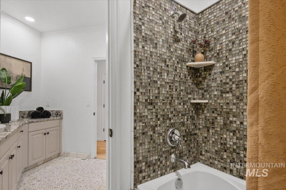 2130 S Crosscreek Lane, Boise, Idaho 83706, 3 Bedrooms, 2.5 Bathrooms, Residential For Sale, Price $1,486,000,MLS 98971780