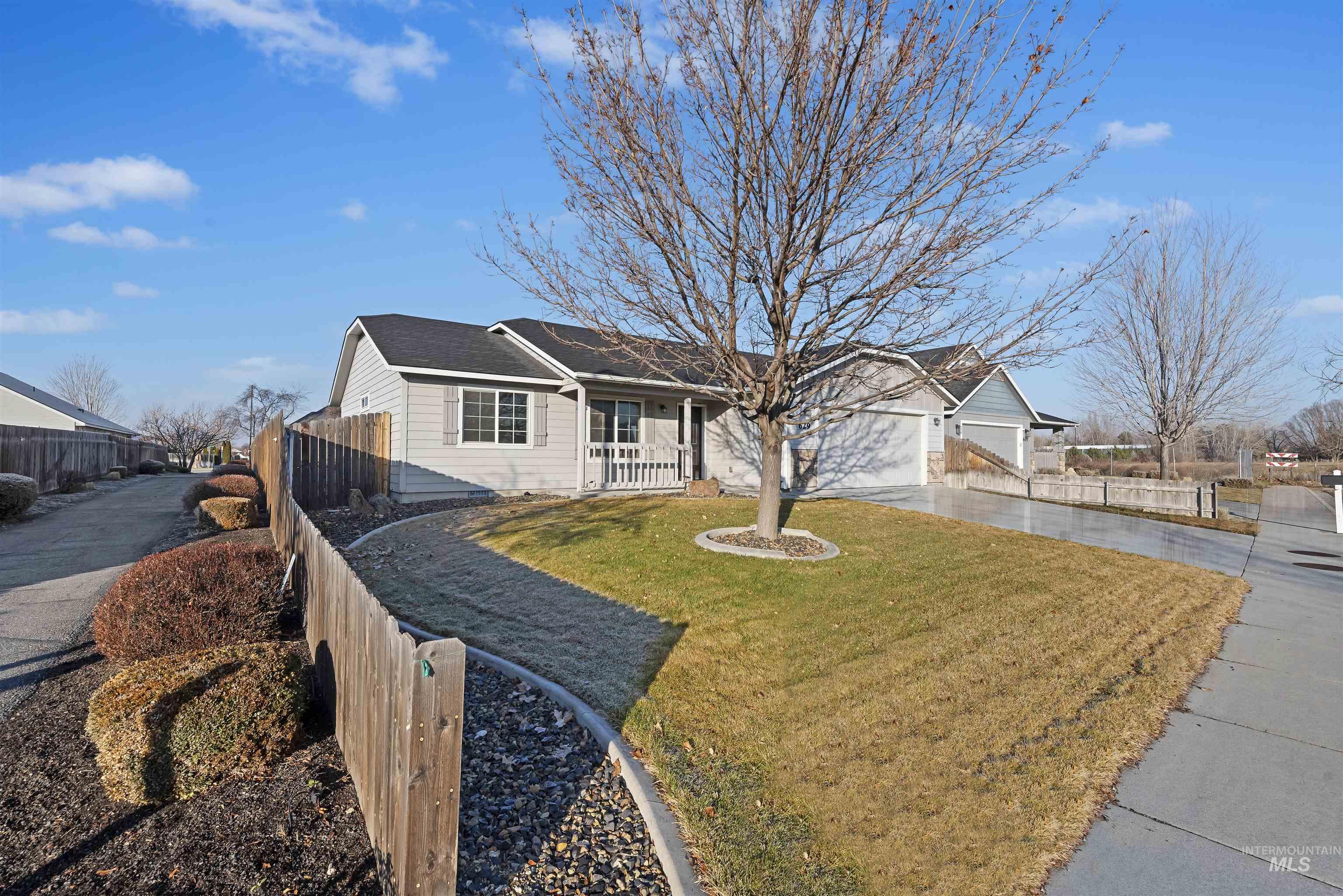 629 S Kiser Ave, Boise, Idaho 83709, 3 Bedrooms, 2 Bathrooms, Residential For Sale, Price $390,000,MLS 98971782