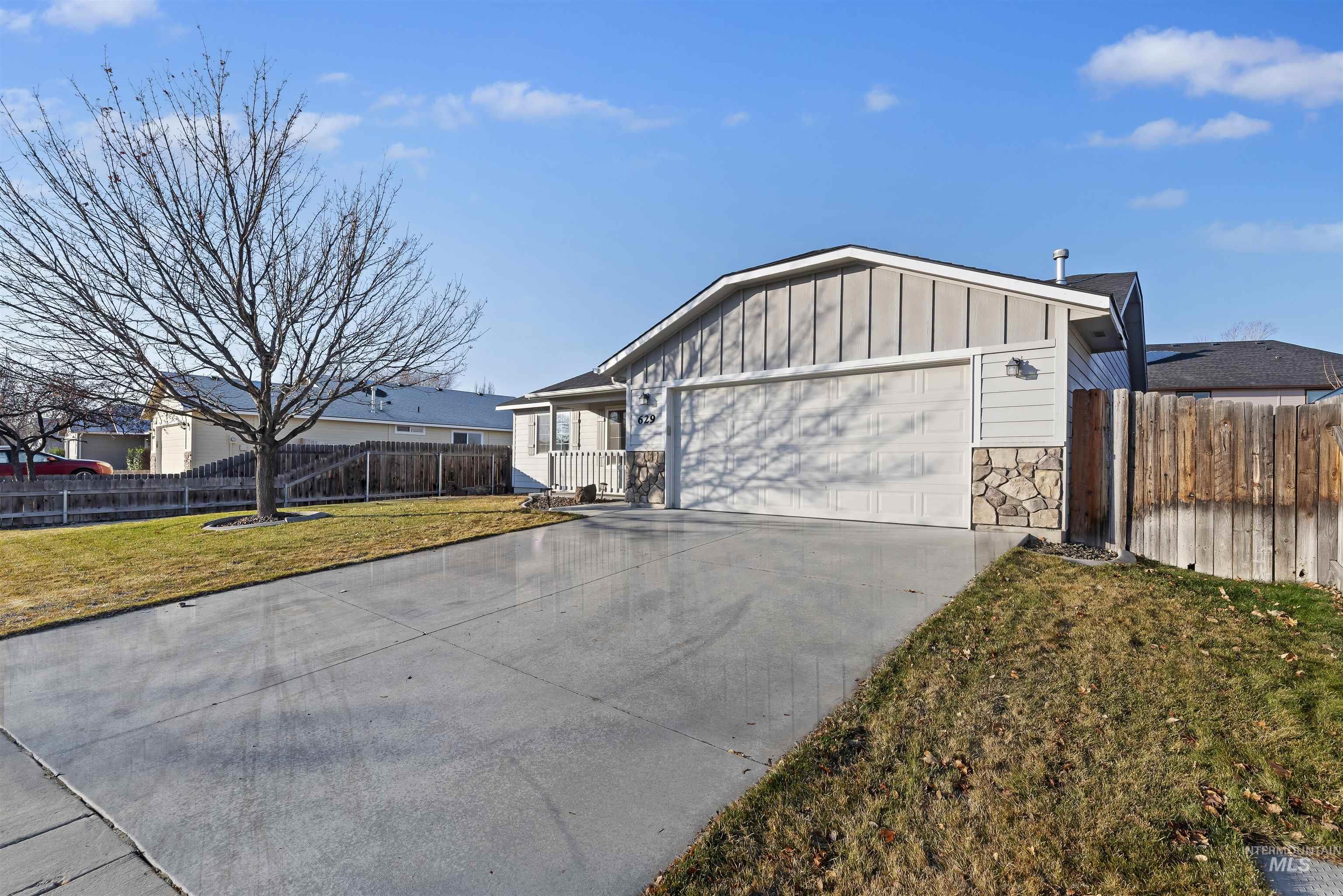 629 S Kiser Ave, Boise, Idaho 83709, 3 Bedrooms, 2 Bathrooms, Residential For Sale, Price $390,000,MLS 98971782