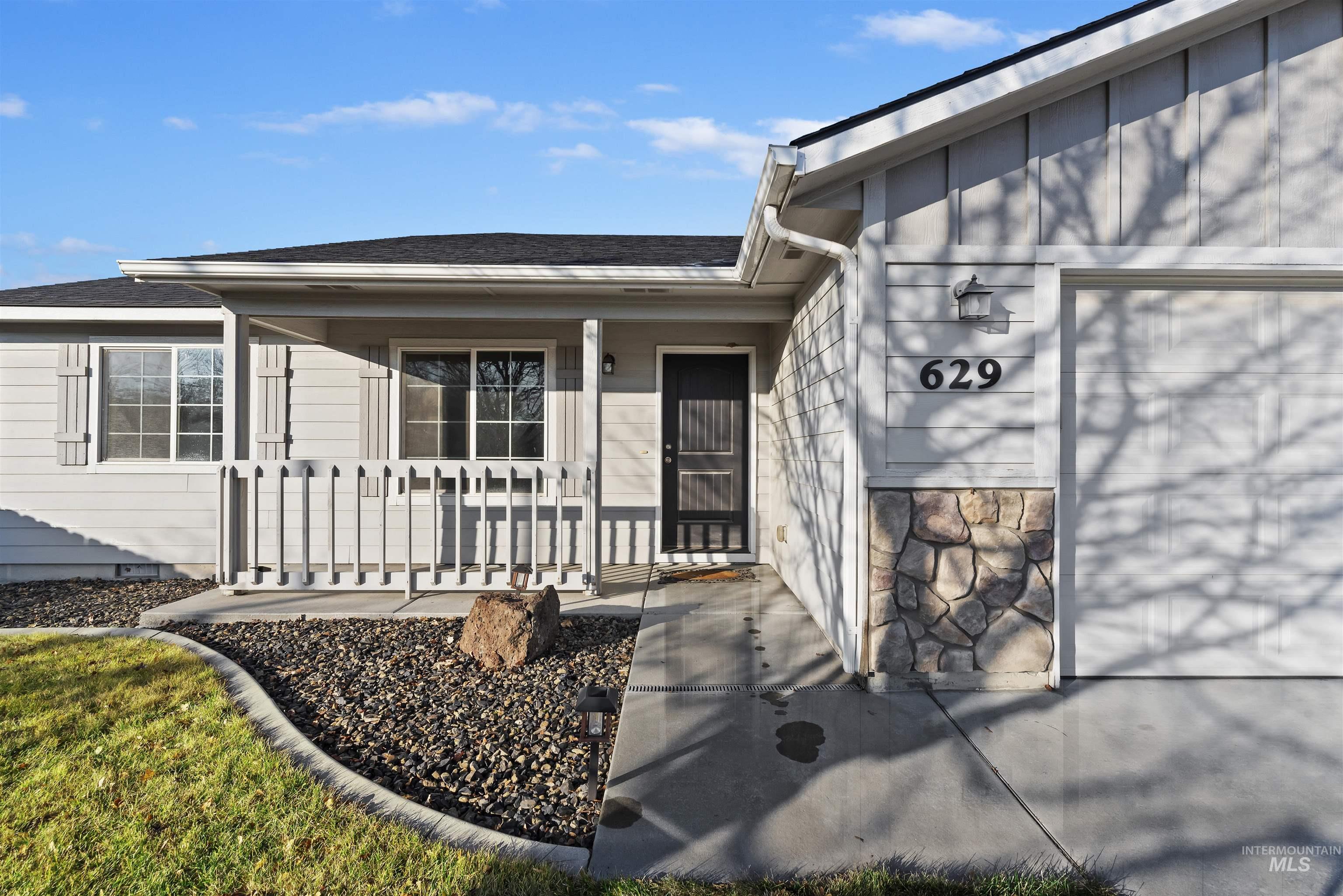 629 S Kiser Ave, Boise, Idaho 83709, 3 Bedrooms, 2 Bathrooms, Residential For Sale, Price $390,000,MLS 98971782