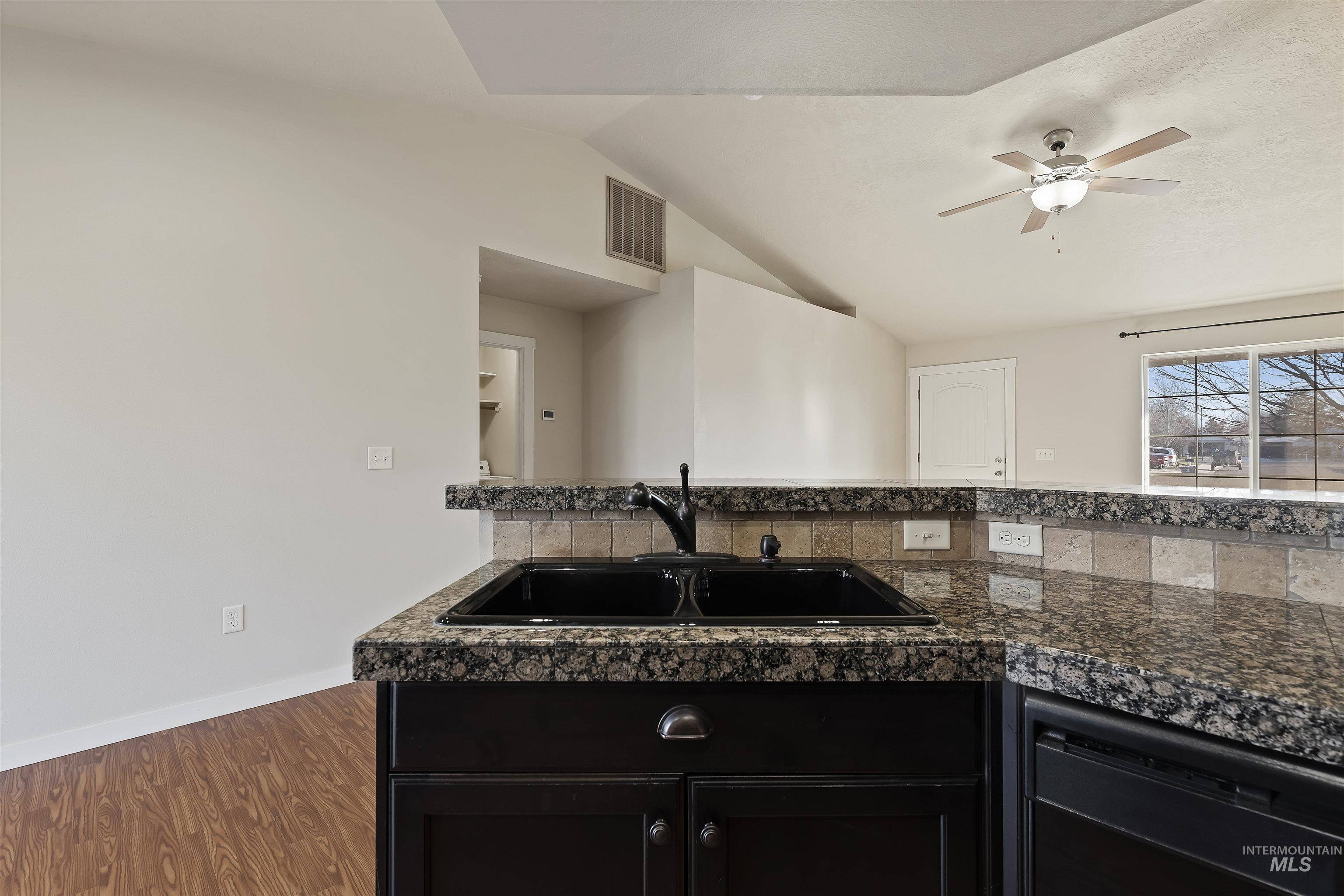 629 S Kiser Ave, Boise, Idaho 83709, 3 Bedrooms, 2 Bathrooms, Residential For Sale, Price $390,000,MLS 98971782