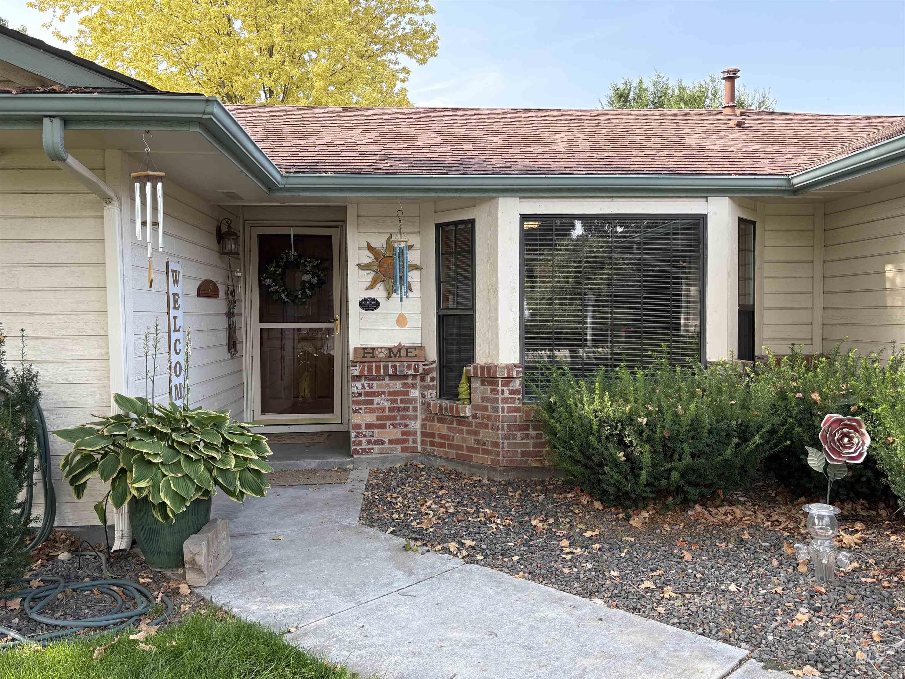 11085 W Bridgetower Dr., Boise, Idaho 83709, 3 Bedrooms, 2 Bathrooms, Residential For Sale, Price $447,500,MLS 98971783