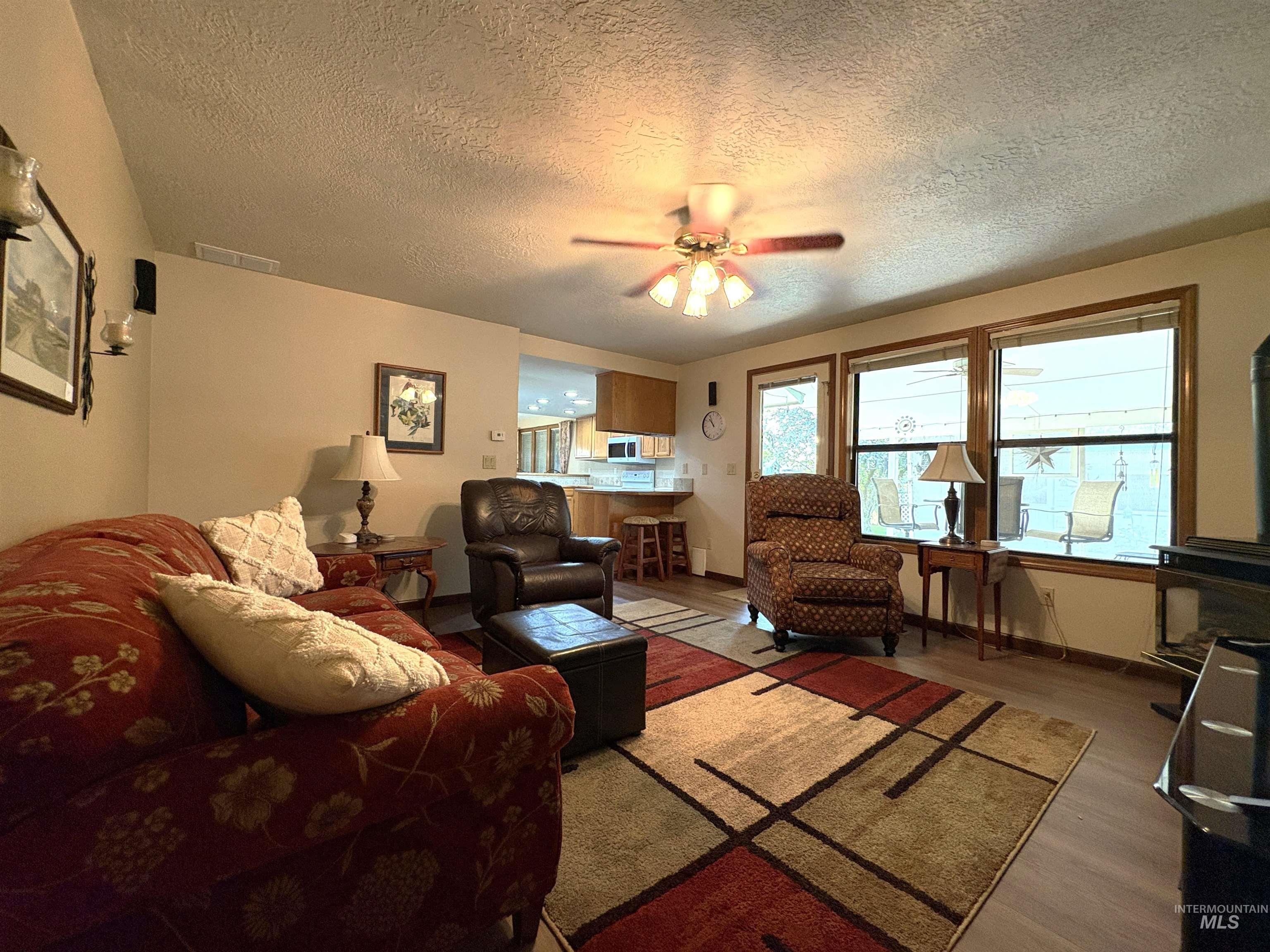 11085 W Bridgetower Dr., Boise, Idaho 83709, 3 Bedrooms, 2 Bathrooms, Residential For Sale, Price $447,500,MLS 98971783