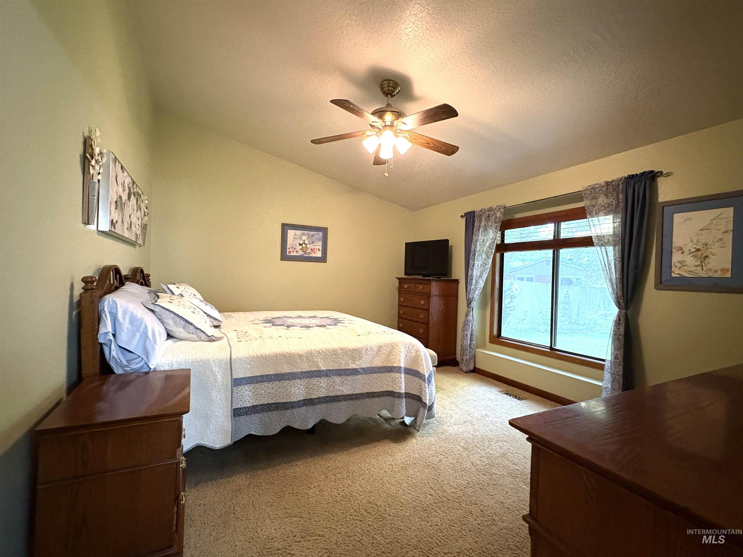 11085 W Bridgetower Dr., Boise, Idaho 83709, 3 Bedrooms, 2 Bathrooms, Residential For Sale, Price $447,500,MLS 98971783