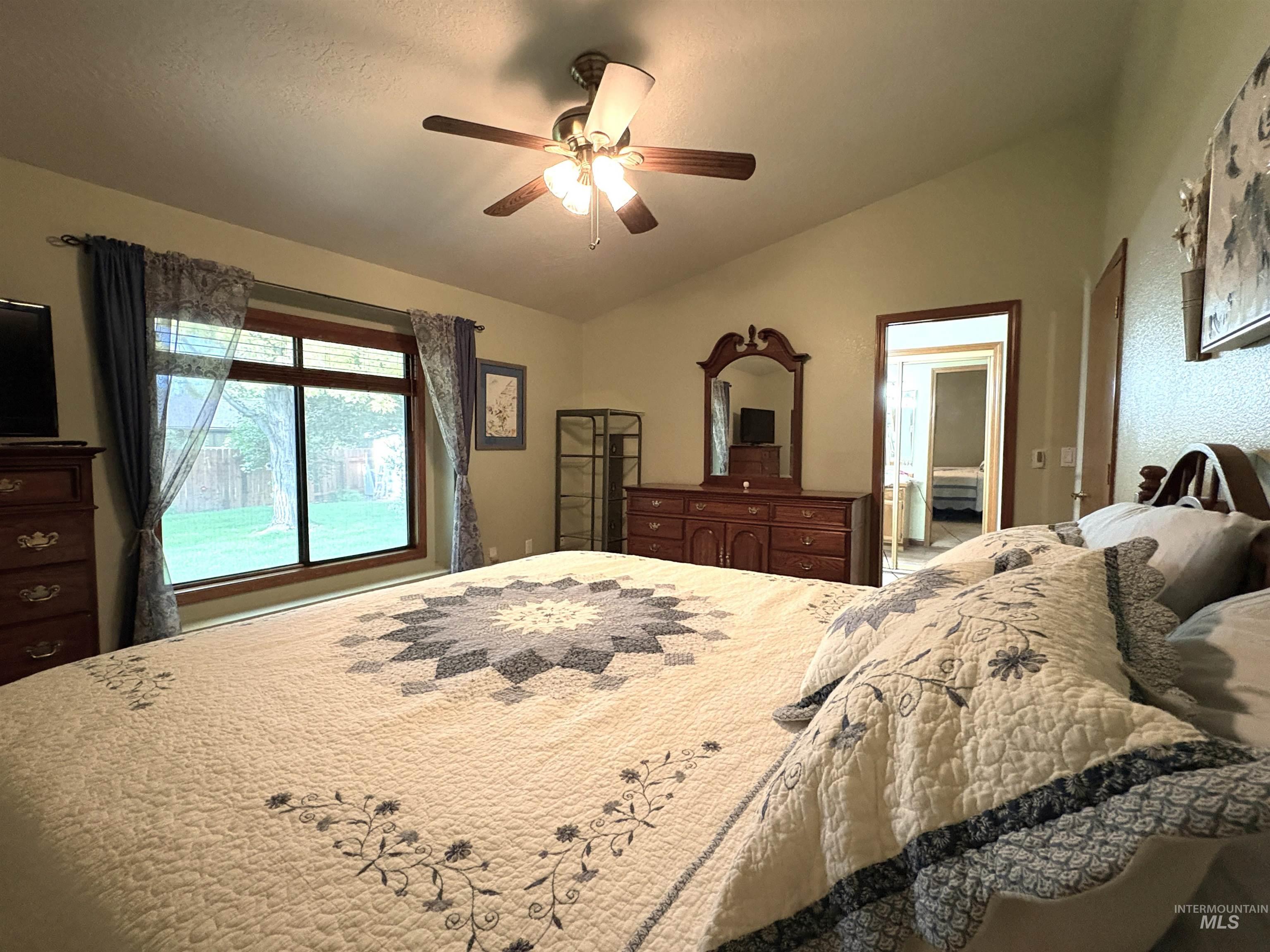 11085 W Bridgetower Dr., Boise, Idaho 83709, 3 Bedrooms, 2 Bathrooms, Residential For Sale, Price $447,500,MLS 98971783