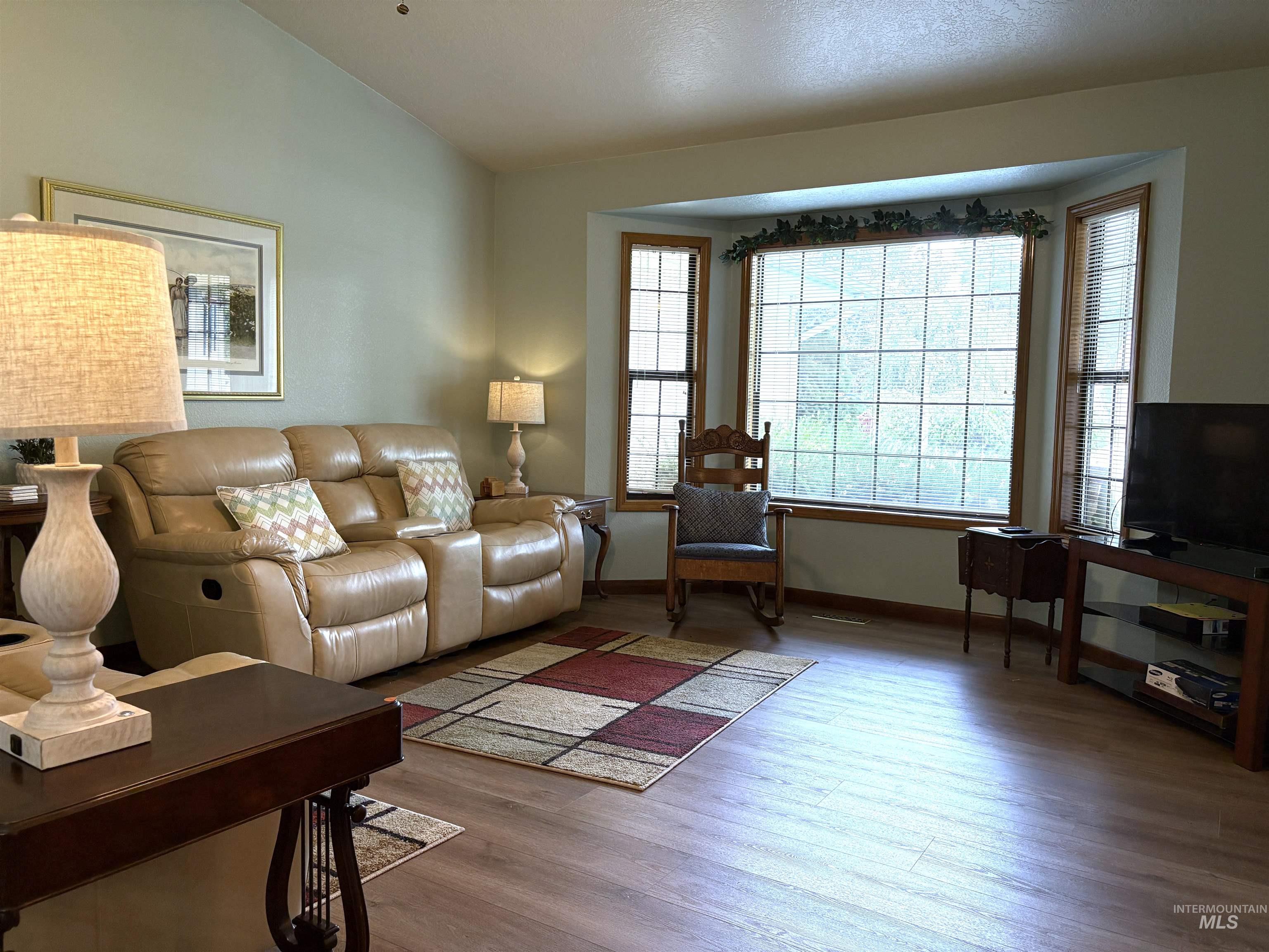 11085 W Bridgetower Dr., Boise, Idaho 83709, 3 Bedrooms, 2 Bathrooms, Residential For Sale, Price $447,500,MLS 98971783