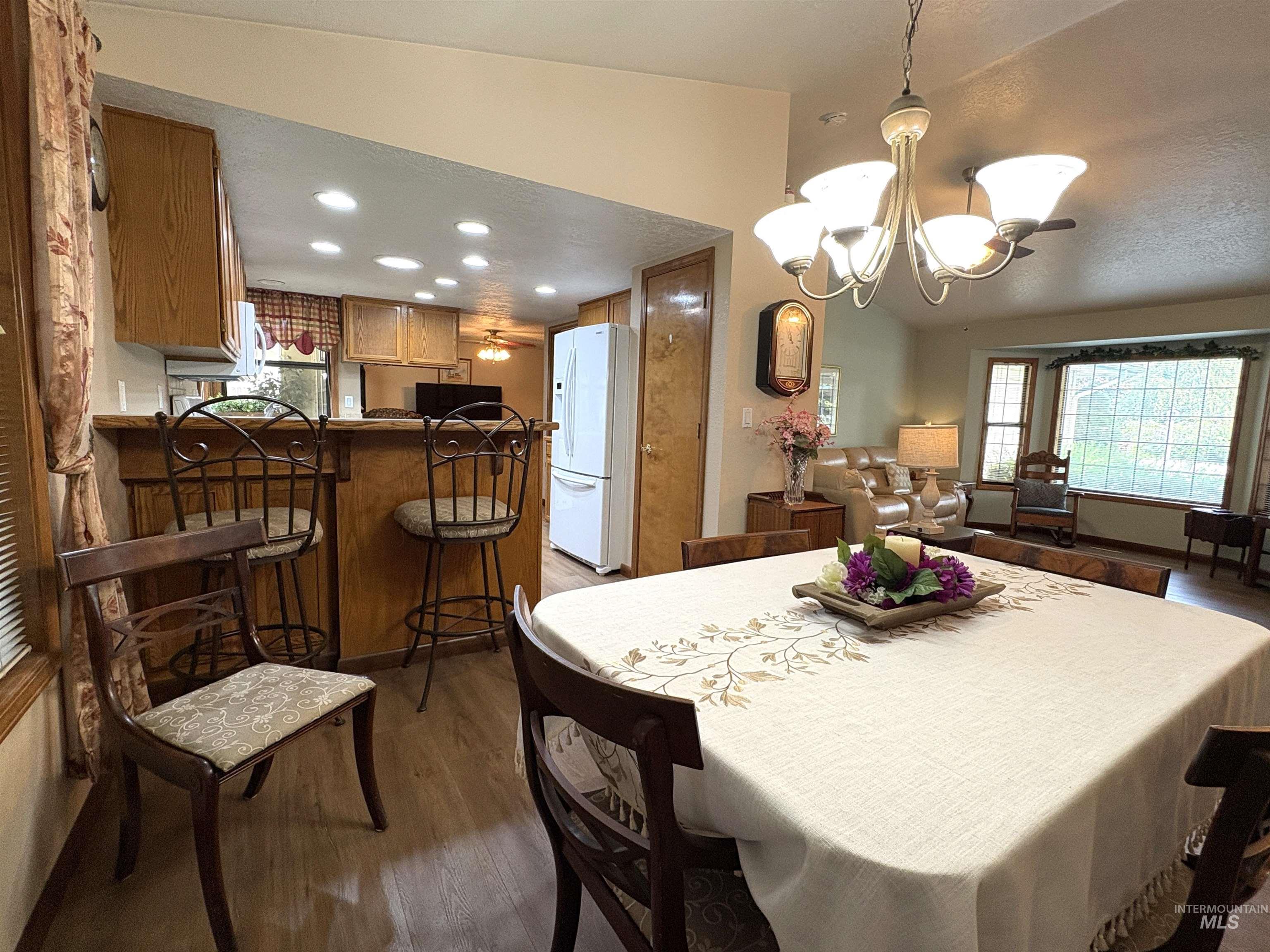 11085 W Bridgetower Dr., Boise, Idaho 83709, 3 Bedrooms, 2 Bathrooms, Residential For Sale, Price $447,500,MLS 98971783