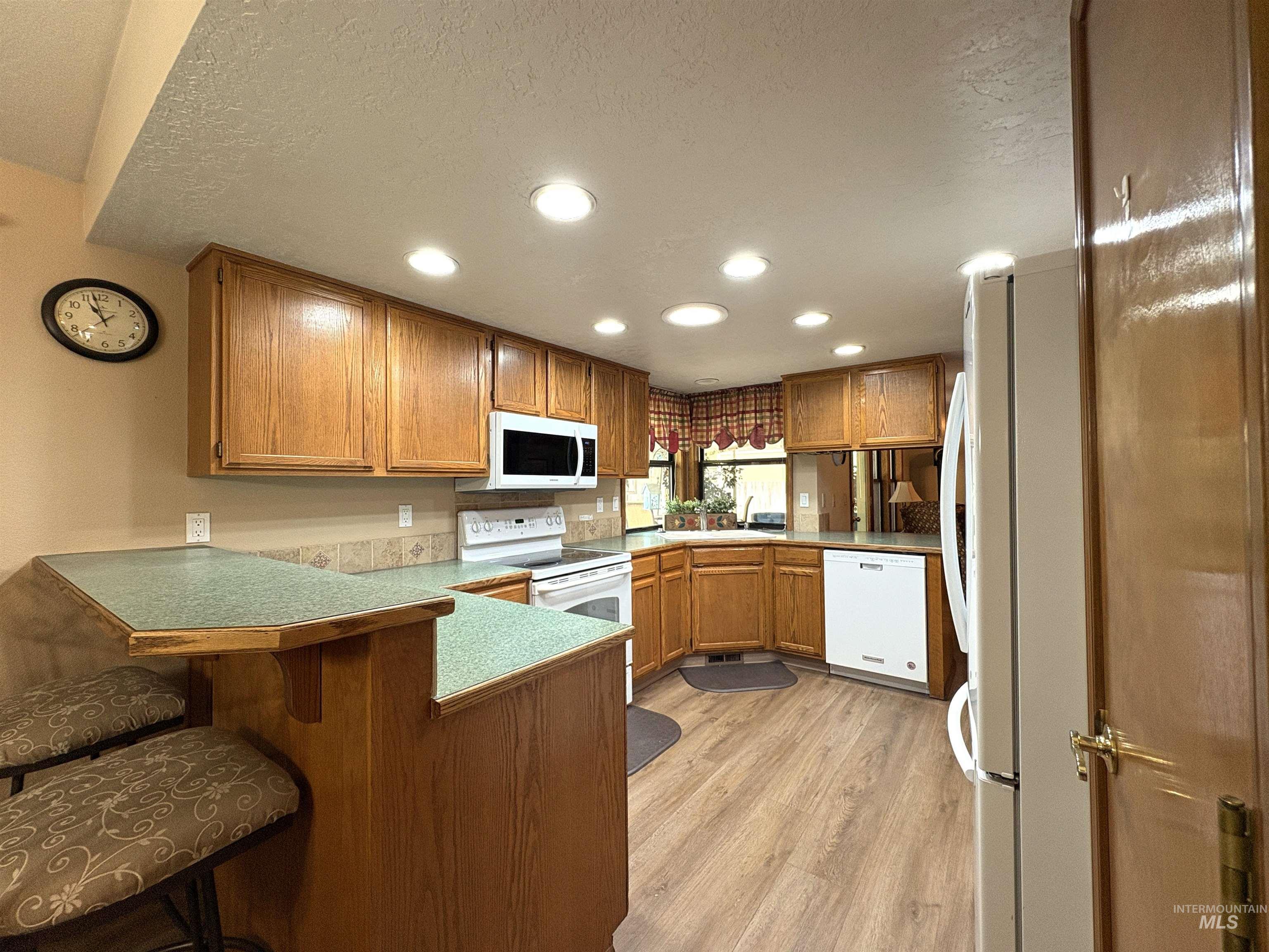 11085 W Bridgetower Dr., Boise, Idaho 83709, 3 Bedrooms, 2 Bathrooms, Residential For Sale, Price $447,500,MLS 98971783