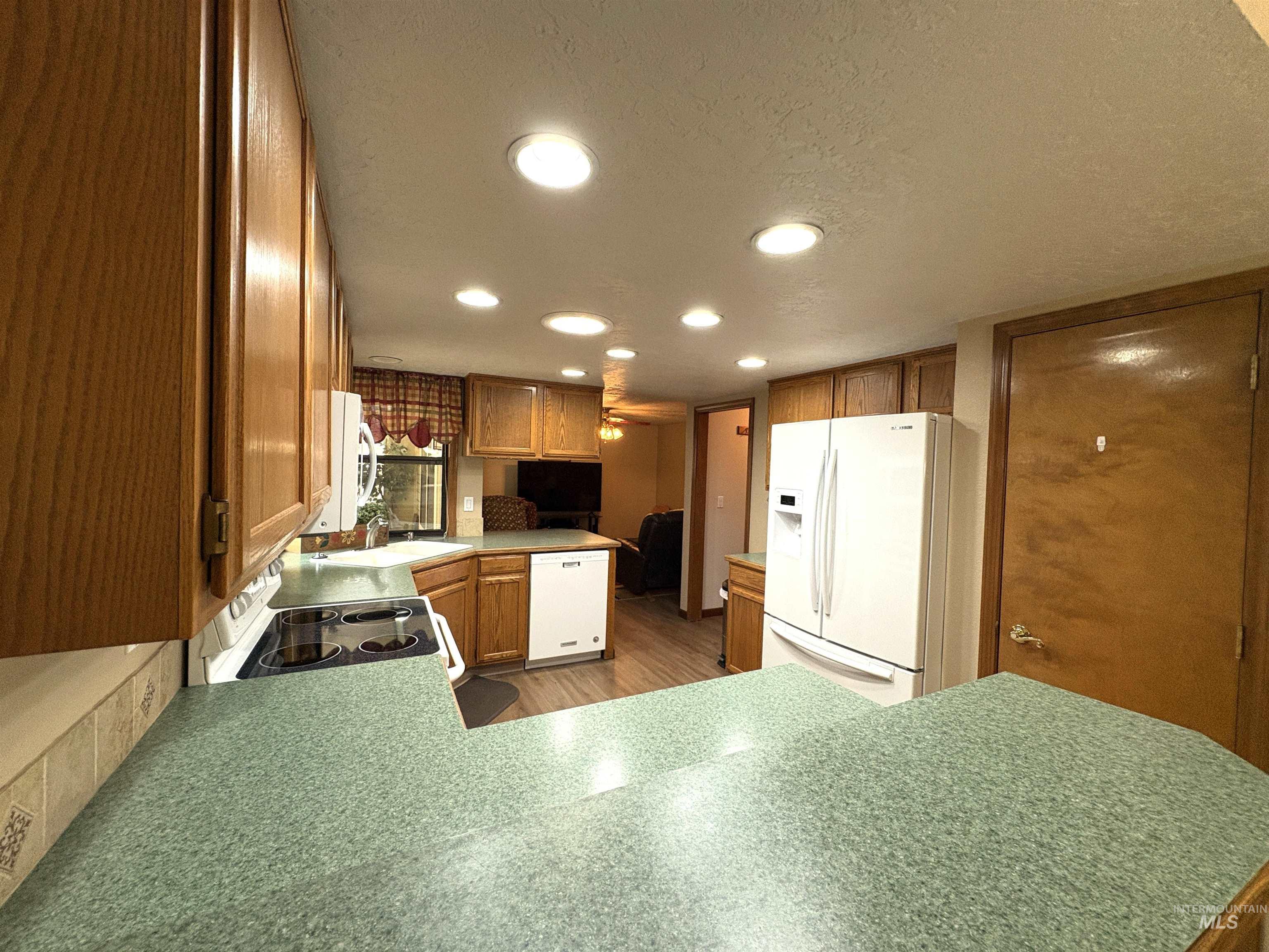 11085 W Bridgetower Dr., Boise, Idaho 83709, 3 Bedrooms, 2 Bathrooms, Residential For Sale, Price $447,500,MLS 98971783