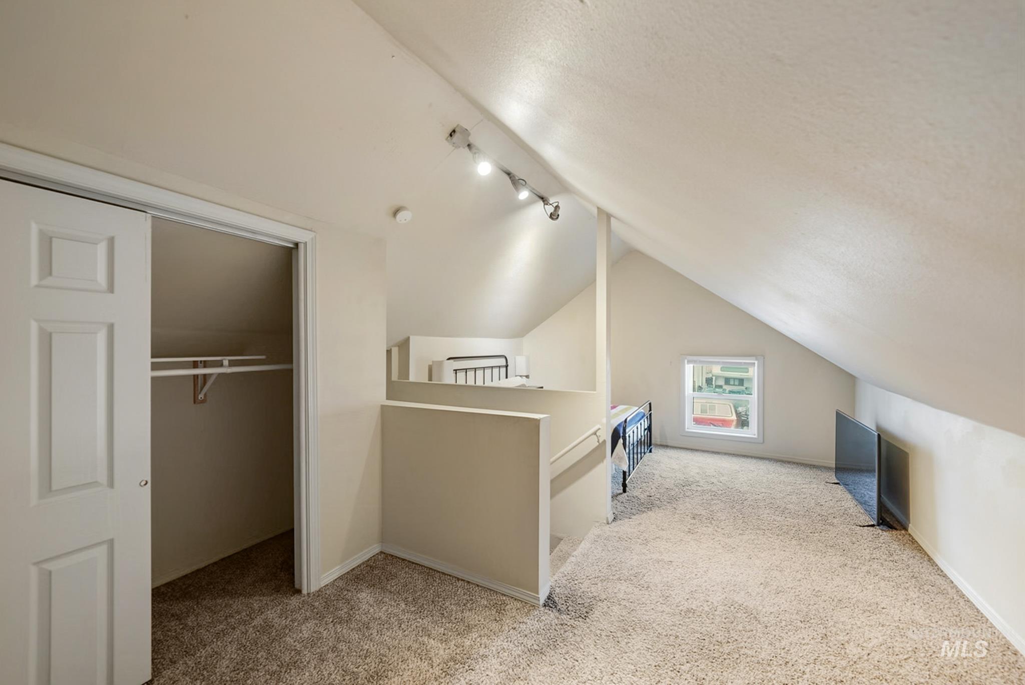 1727 S Broxon St, Boise, Idaho 83712, 3 Bedrooms, 1 Bathroom, Residential For Sale, Price $349,999,MLS 98971786