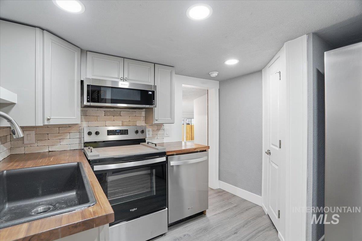 207 10th Avenue N., Nampa, Idaho 83687, 2 Bedrooms, 1 Bathroom, Residential For Sale, Price $334,000,MLS 98971788