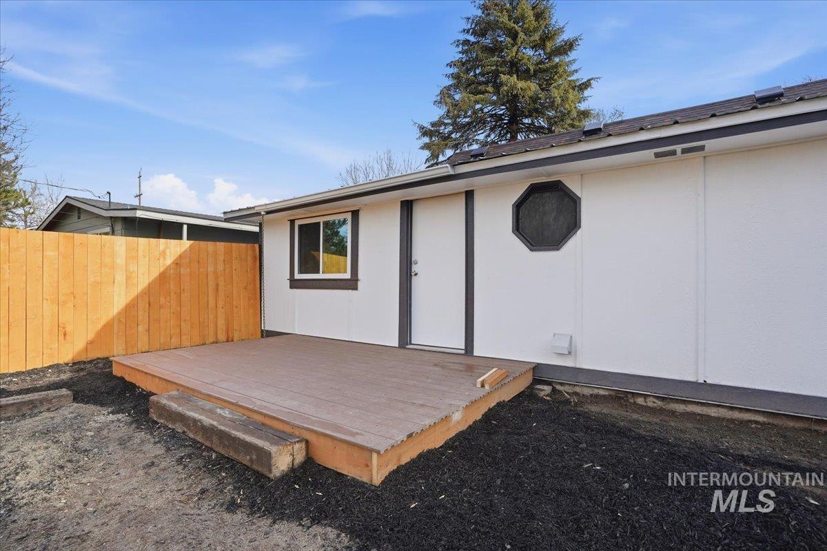 207 10th Avenue N., Nampa, Idaho 83687, 2 Bedrooms, 1 Bathroom, Residential For Sale, Price $334,000,MLS 98971788