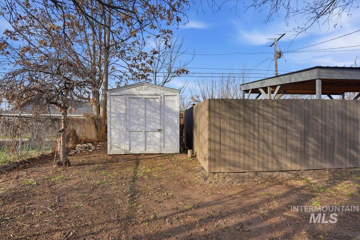 207 10th Avenue N., Nampa, Idaho 83687, 2 Bedrooms, 1 Bathroom, Residential For Sale, Price $334,000,MLS 98971788