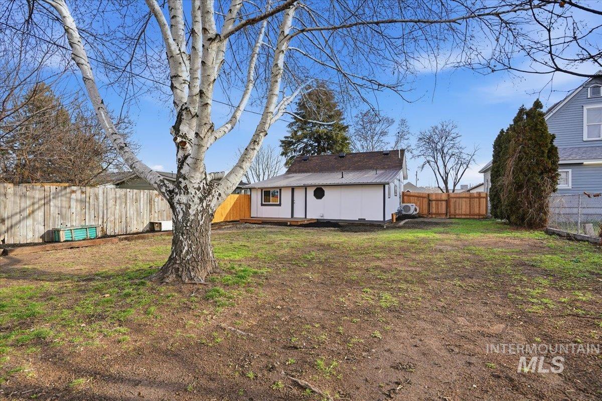 207 10th Avenue N., Nampa, Idaho 83687, 2 Bedrooms, 1 Bathroom, Residential For Sale, Price $334,000,MLS 98971788