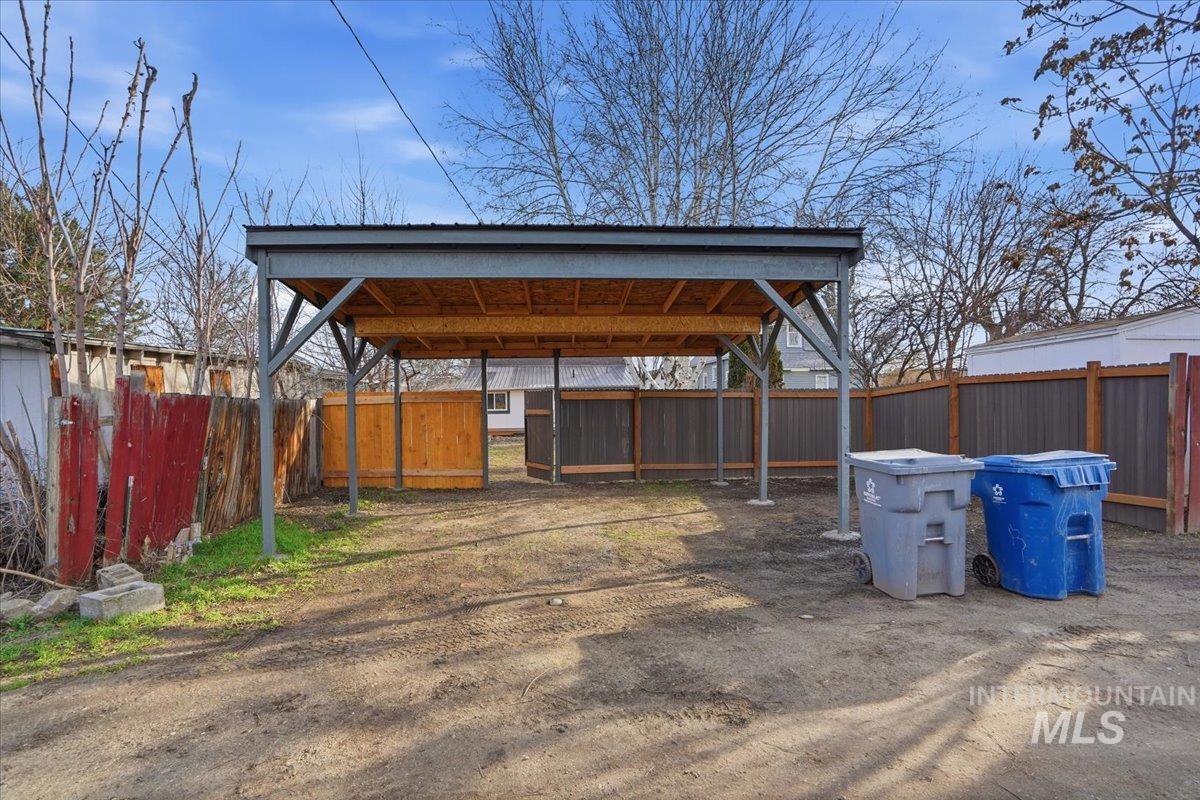 207 10th Avenue N., Nampa, Idaho 83687, 2 Bedrooms, 1 Bathroom, Residential For Sale, Price $334,000,MLS 98971788