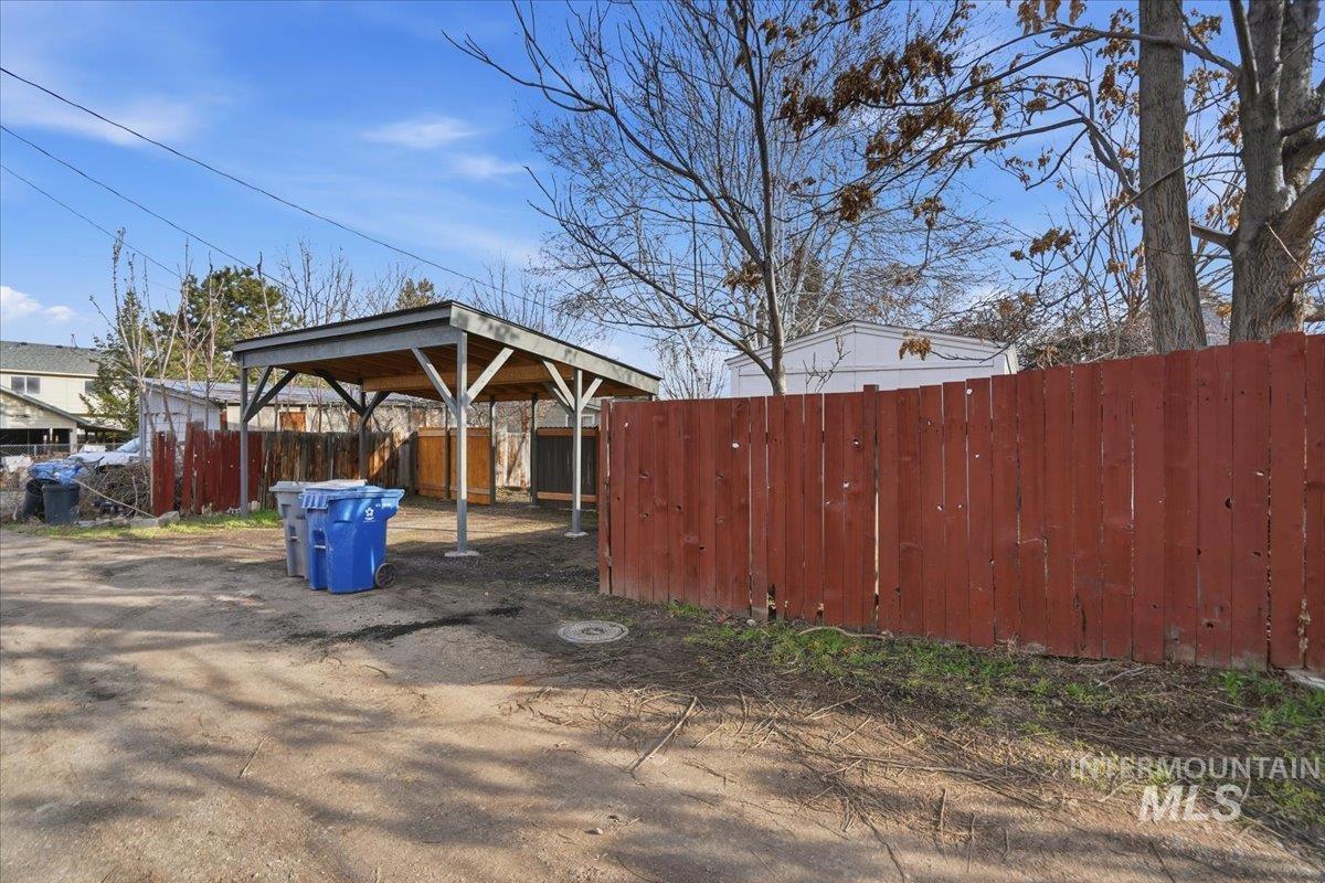 207 10th Avenue N., Nampa, Idaho 83687, 2 Bedrooms, 1 Bathroom, Residential For Sale, Price $334,000,MLS 98971788