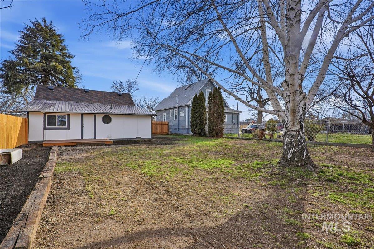 207 10th Avenue N., Nampa, Idaho 83687, 2 Bedrooms, 1 Bathroom, Residential For Sale, Price $334,000,MLS 98971788