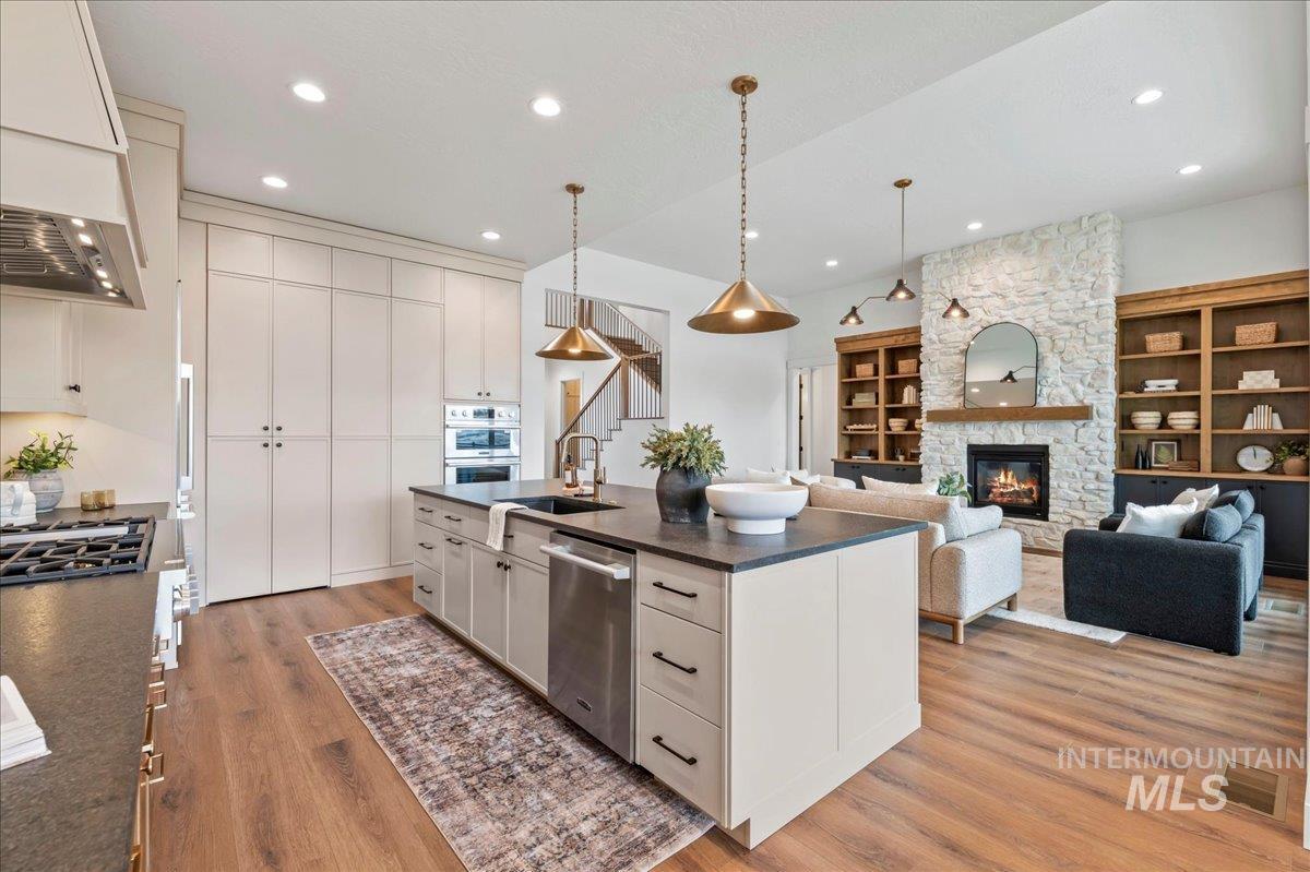 7349 W Feather Edge St, Eagle, Idaho 83616, 4 Bedrooms, 4.5 Bathrooms, Residential For Sale, Price $1,230,000,MLS 98971789